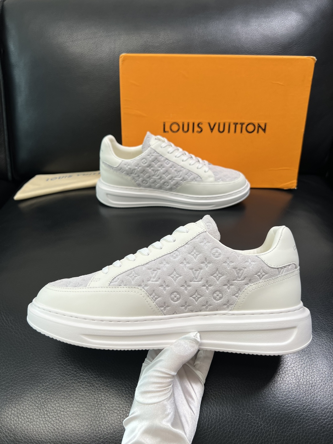 Lv 高品质 顶级工艺品 路易威登，运动板鞋专柜同步，鞋面意大利进口，高品质拼接缤纷色彩复杂工艺品，进口