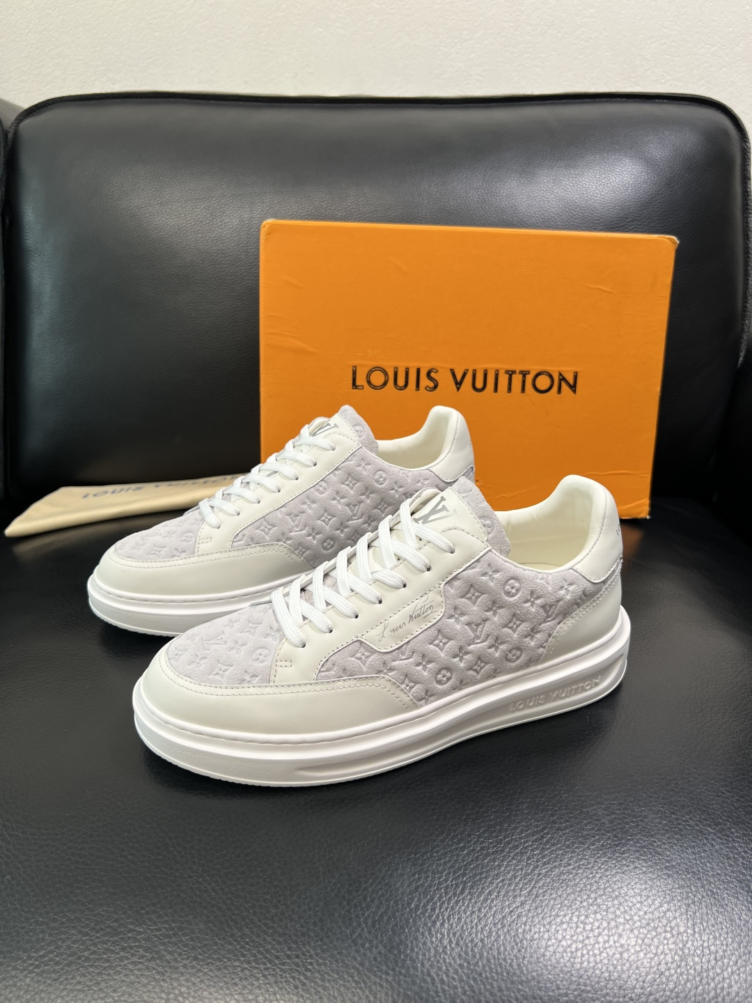 Lv 高品质 顶级工艺品 路易威登，运动板鞋专柜同步，鞋面意大利进口，高品质拼接缤纷色彩复杂工艺品，进口