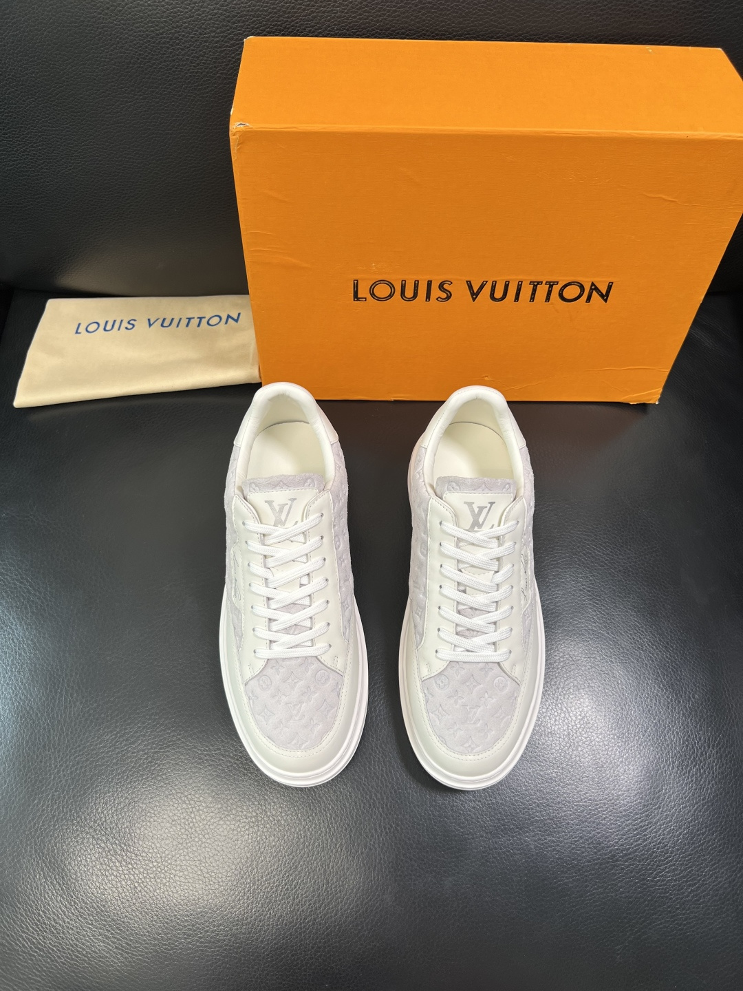 Lv 高品质 顶级工艺品 路易威登，运动板鞋专柜同步，鞋面意大利进口，高品质拼接缤纷色彩复杂工艺品，进口