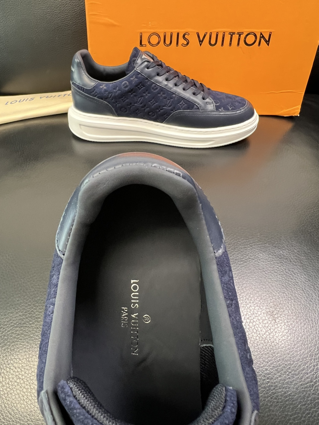 Lv 高品质 顶级工艺品 路易威登，运动板鞋专柜同步，鞋面意大利进口，高品质拼接缤纷色彩复杂工艺品，进口