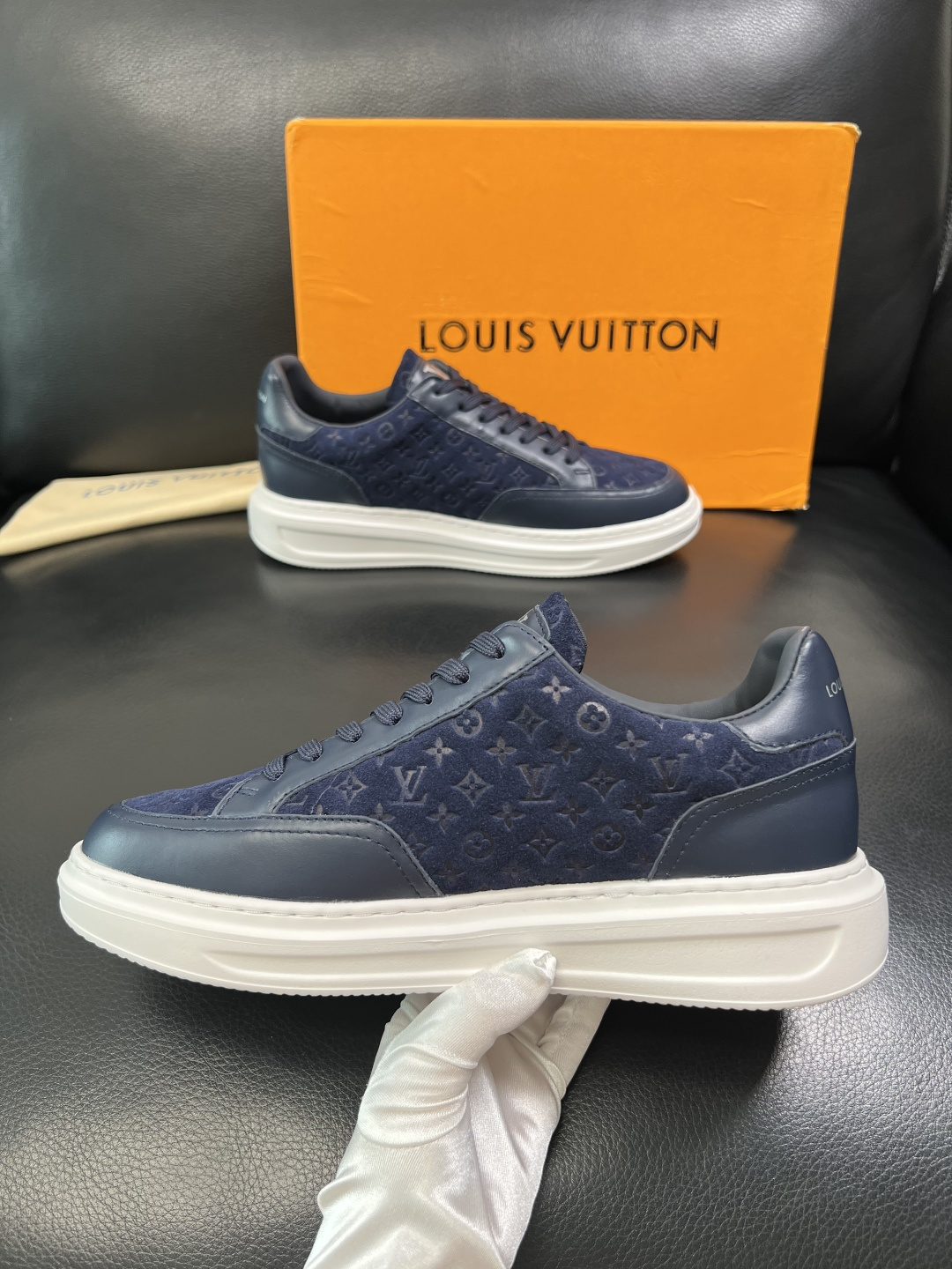 Lv 高品质 顶级工艺品 路易威登，运动板鞋专柜同步，鞋面意大利进口，高品质拼接缤纷色彩复杂工艺品，进口