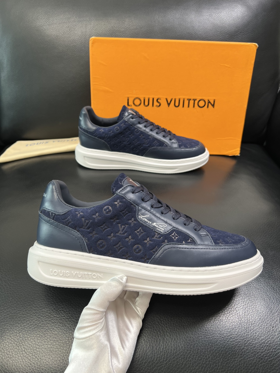 Lv 高品质 顶级工艺品 路易威登，运动板鞋专柜同步，鞋面意大利进口，高品质拼接缤纷色彩复杂工艺品，进口