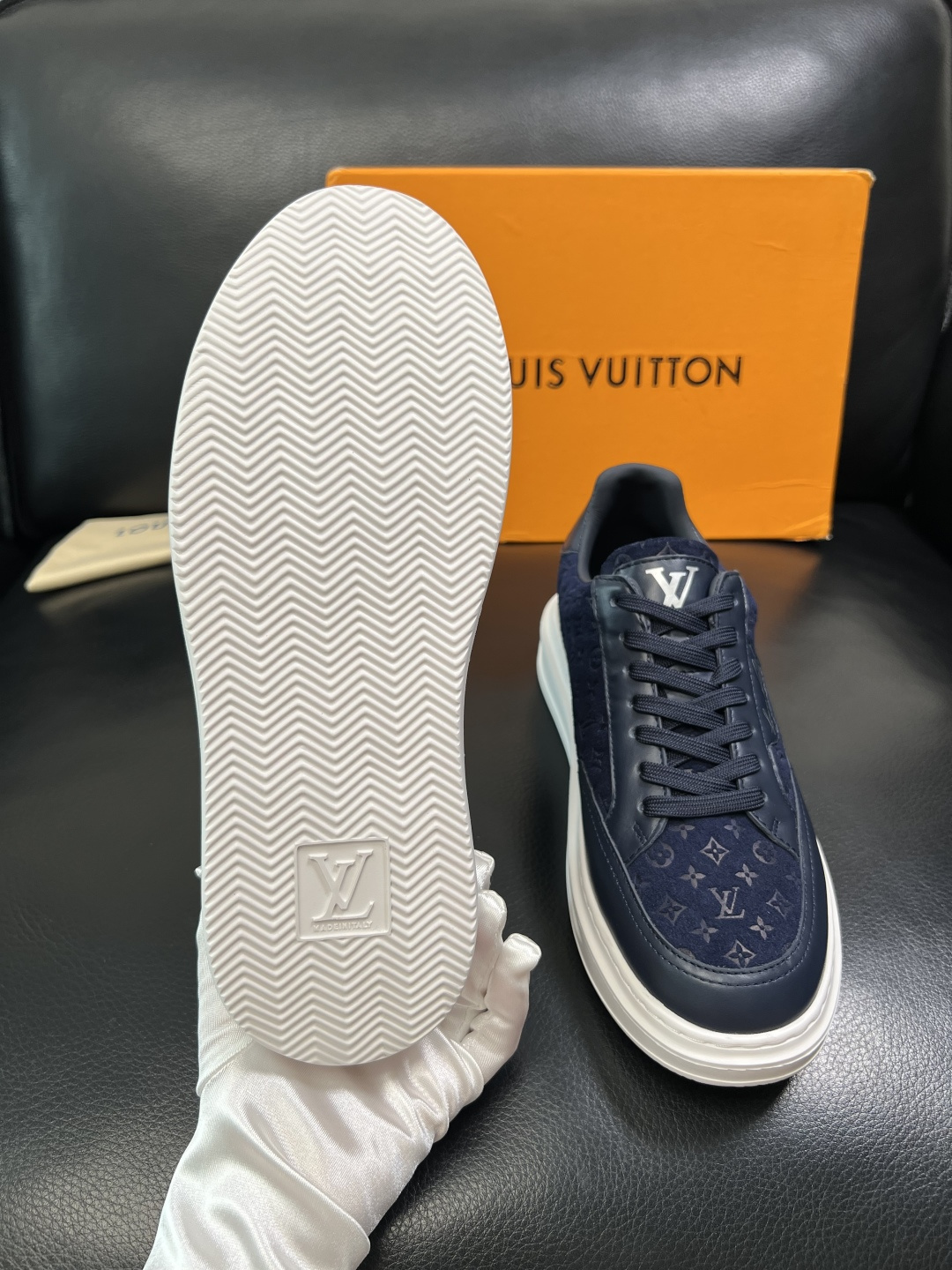 Lv 高品质 顶级工艺品 路易威登，运动板鞋专柜同步，鞋面意大利进口，高品质拼接缤纷色彩复杂工艺品，进口