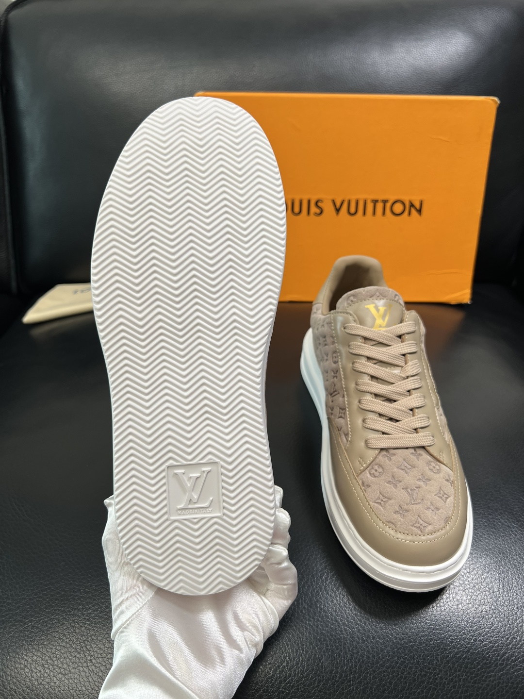 Lv 高品质 顶级工艺品 路易威登，运动板鞋专柜同步，鞋面意大利进口，高品质拼接缤纷色彩复杂工艺品，进口