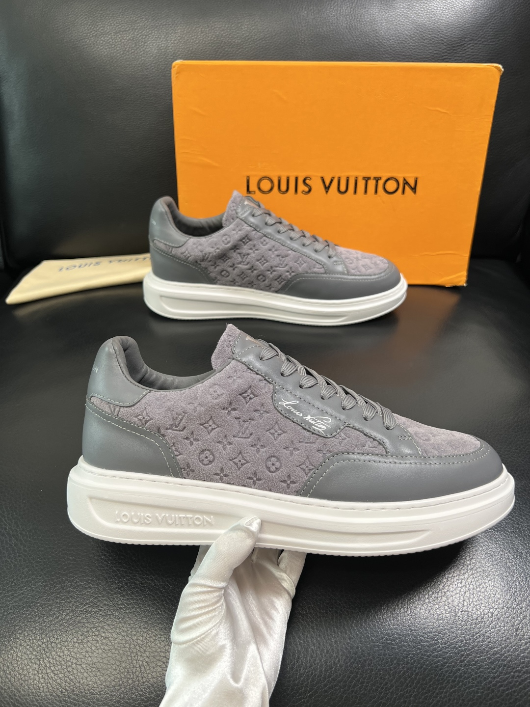 Lv 高品质 顶级工艺品 路易威登，运动板鞋专柜同步，鞋面意大利进口，高品质拼接缤纷色彩复杂工艺品，进口