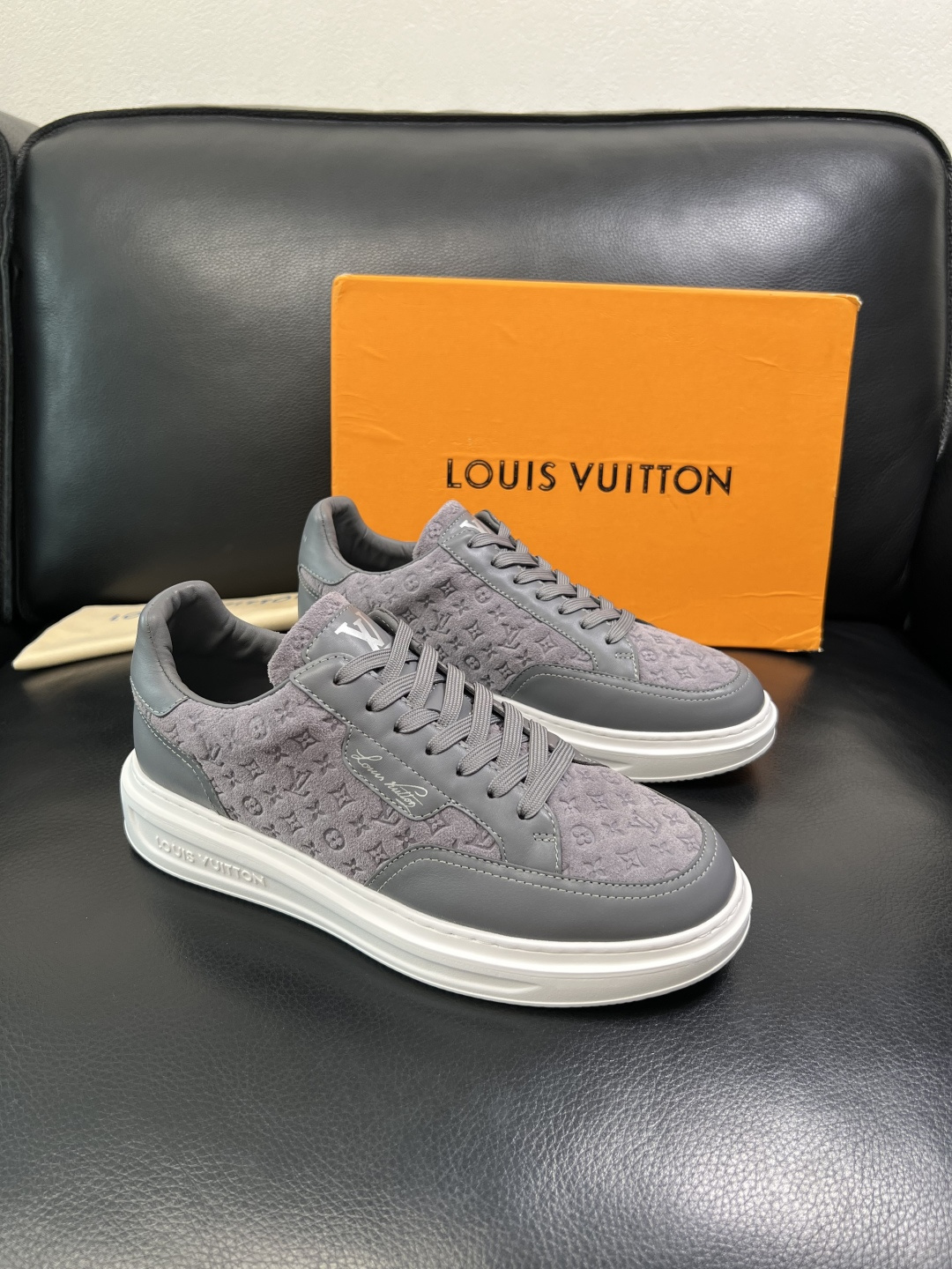 Lv 高品质 顶级工艺品 路易威登，运动板鞋专柜同步，鞋面意大利进口，高品质拼接缤纷色彩复杂工艺品，进口