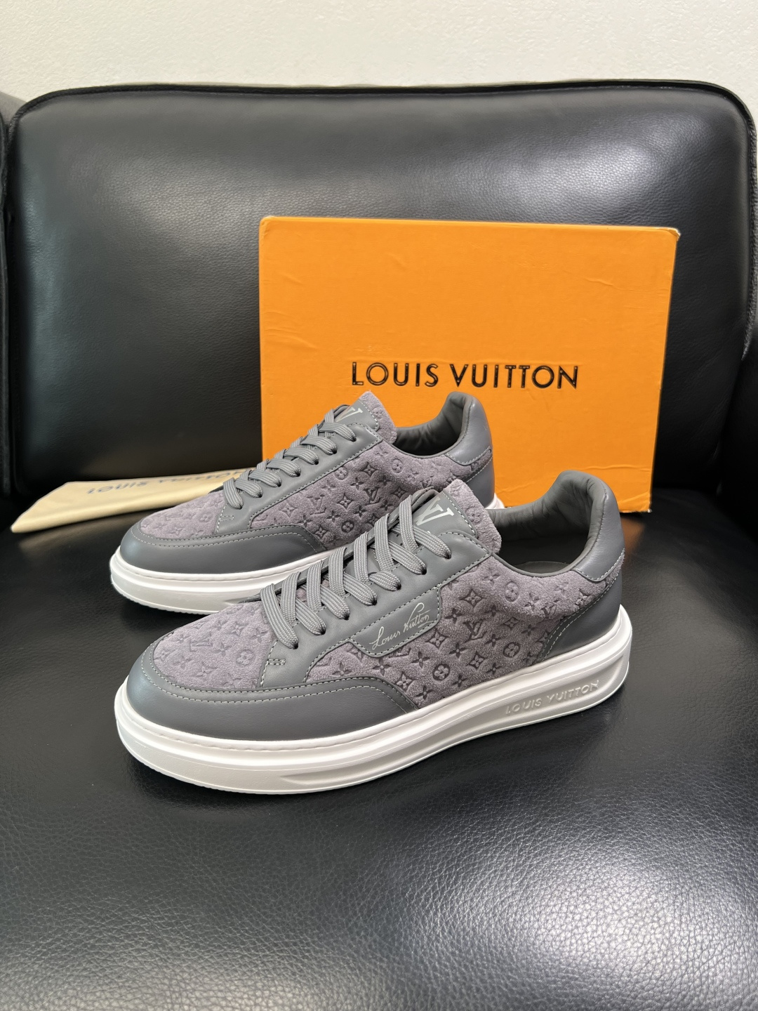 Lv 高品质 顶级工艺品 路易威登，运动板鞋专柜同步，鞋面意大利进口，高品质拼接缤纷色彩复杂工艺品，进口