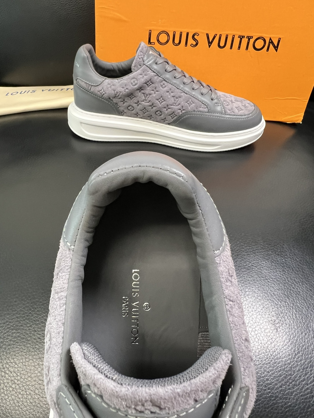 Lv 高品质 顶级工艺品 路易威登，运动板鞋专柜同步，鞋面意大利进口，高品质拼接缤纷色彩复杂工艺品，进口