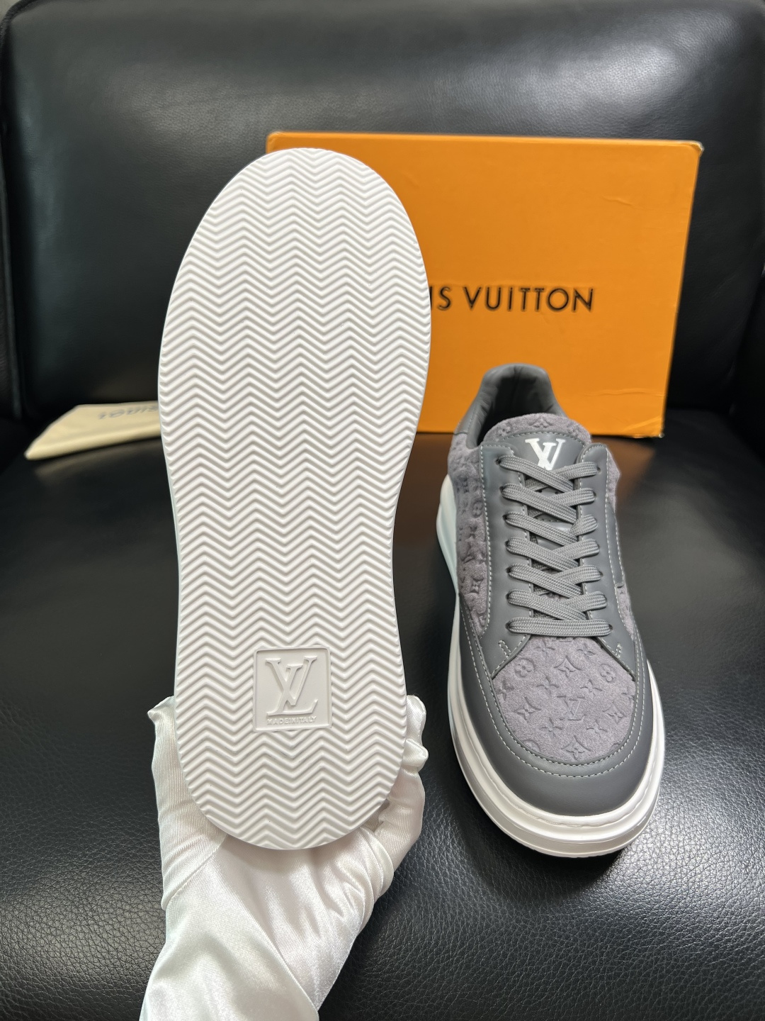 Lv 高品质 顶级工艺品 路易威登，运动板鞋专柜同步，鞋面意大利进口，高品质拼接缤纷色彩复杂工艺品，进口