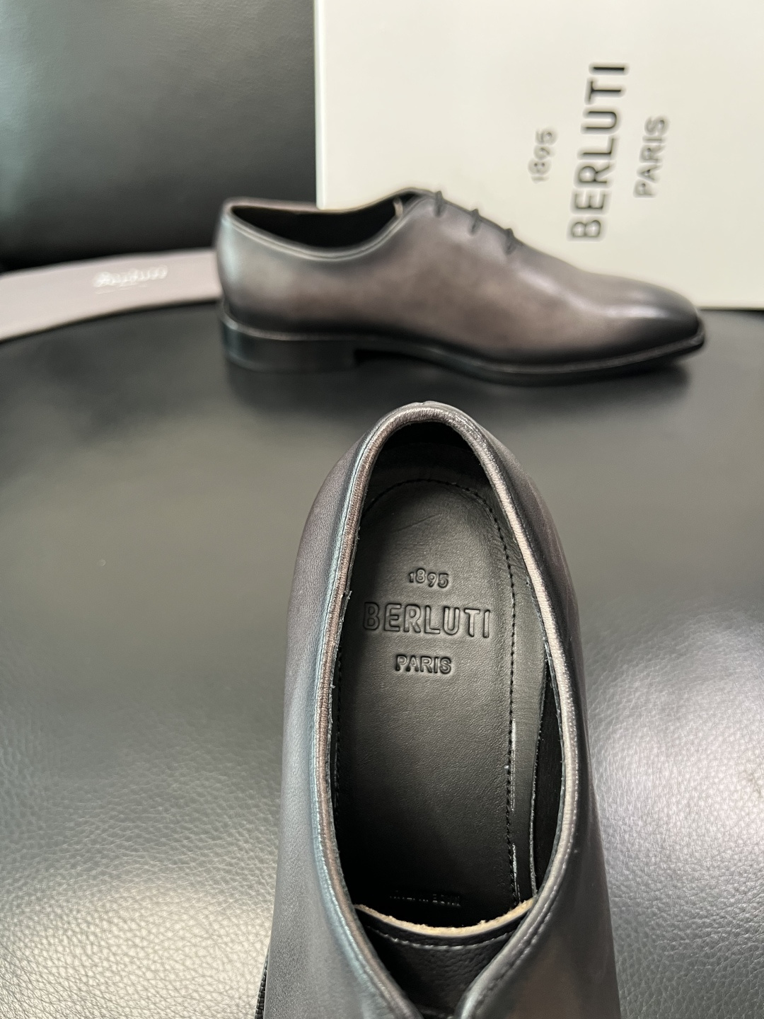 Berluti 顶级代购 布鲁提 皮鞋专柜同步发售原厂配置，意大利进口牛皮面料，全进口水染牛皮里垫，鞋底