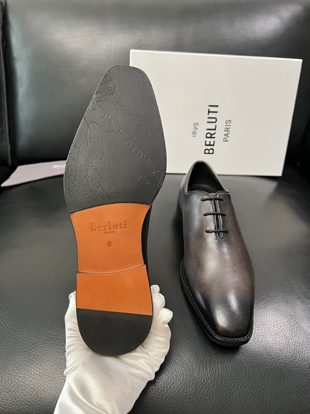 Berluti 顶级代购 布鲁提 皮鞋专柜同步发售原厂配置，意大利进口牛皮面料，全进口水染牛皮里垫，鞋底