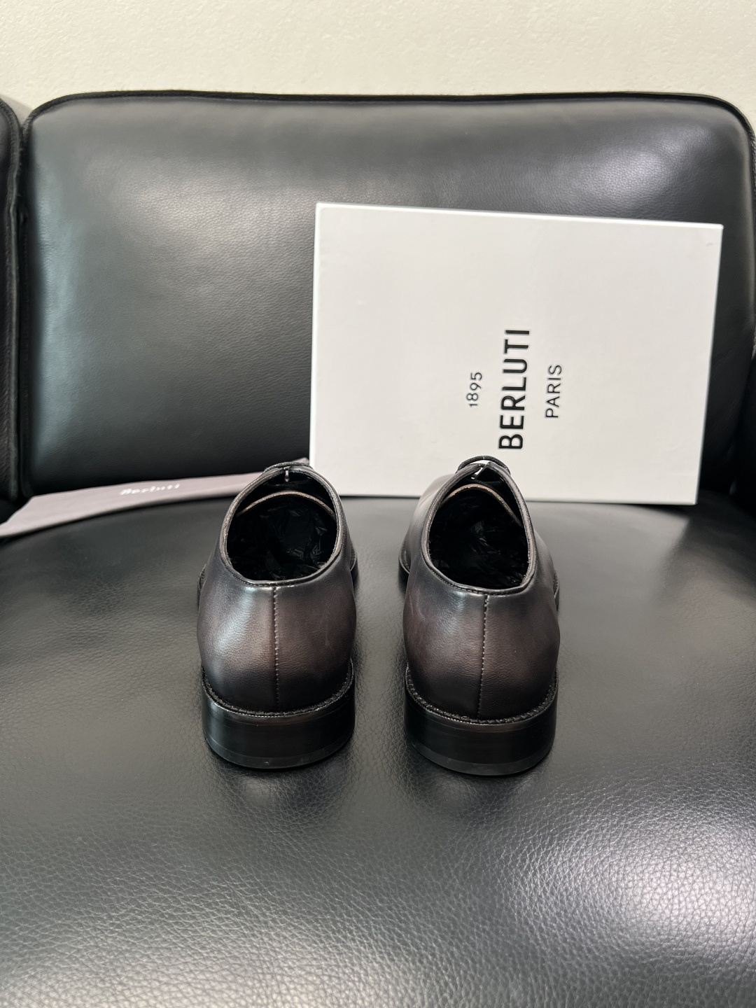 Berluti 顶级代购 布鲁提 皮鞋专柜同步发售原厂配置，意大利进口牛皮面料，全进口水染牛皮里垫，鞋底
