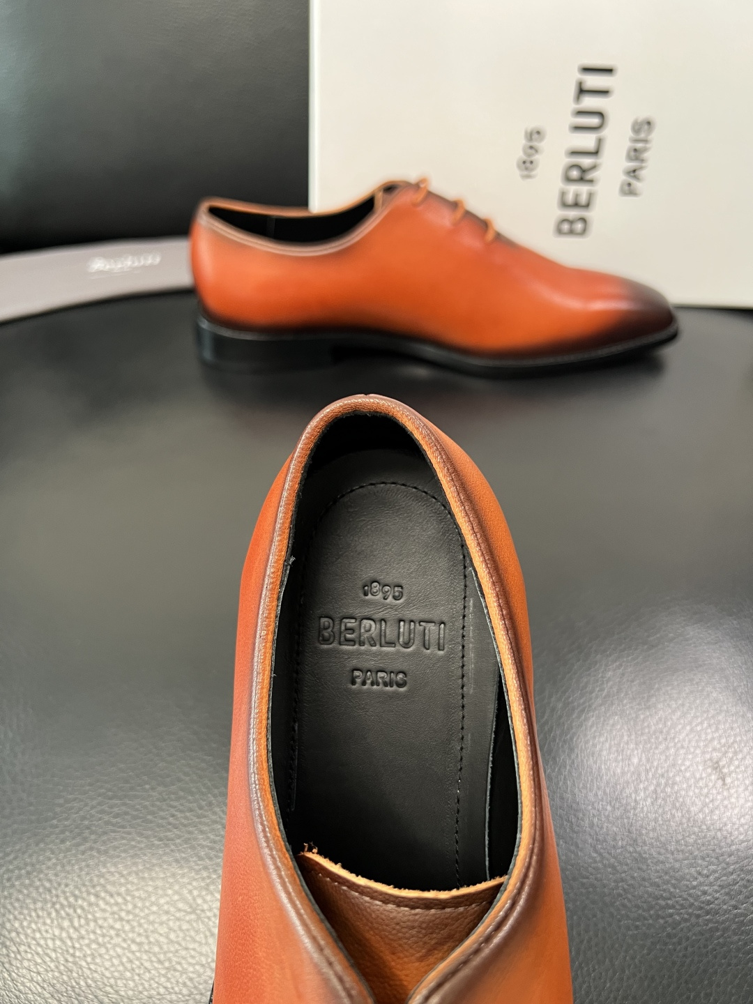 Berluti 顶级代购 布鲁提 皮鞋专柜同步发售原厂配置，意大利进口牛皮面料，全进口水染牛皮里垫，鞋底