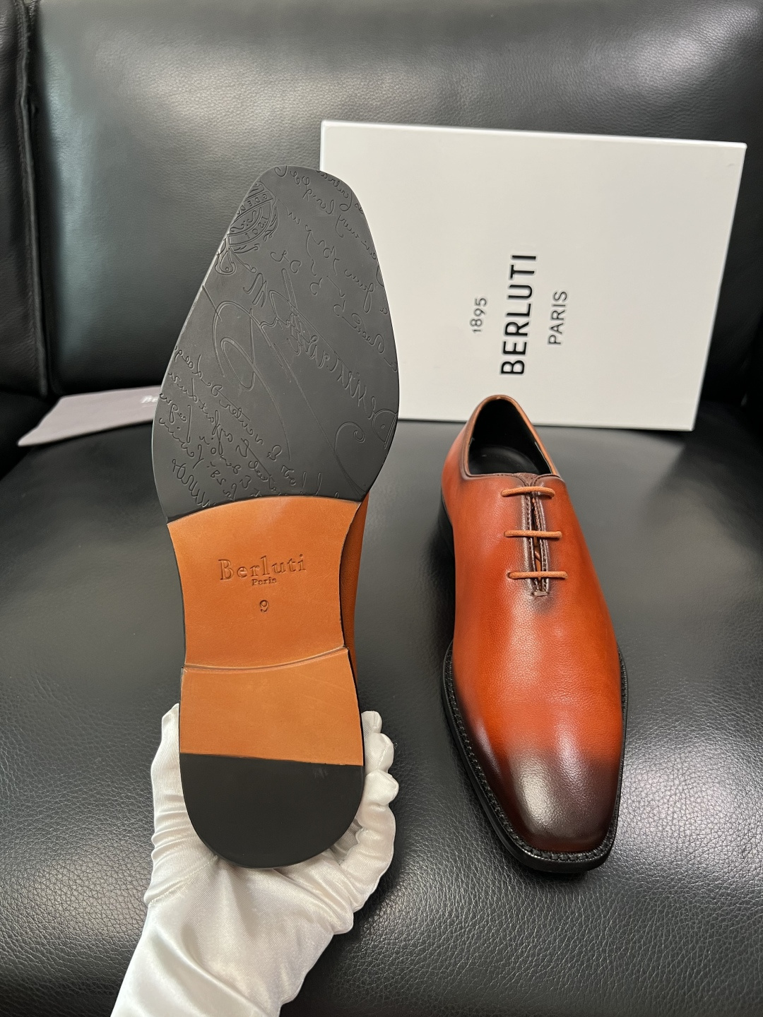 Berluti 顶级代购 布鲁提 皮鞋专柜同步发售原厂配置，意大利进口牛皮面料，全进口水染牛皮里垫，鞋底