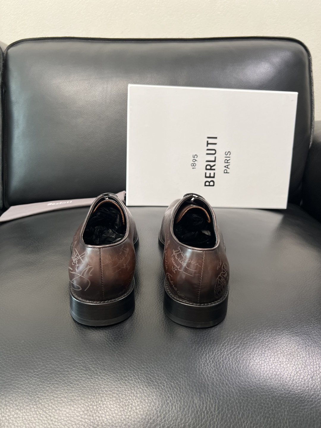 Berluti 顶级代购 布鲁提 皮鞋专柜同步发售原厂配置，意大利进口牛皮面料，全进口水染牛皮里垫，鞋底