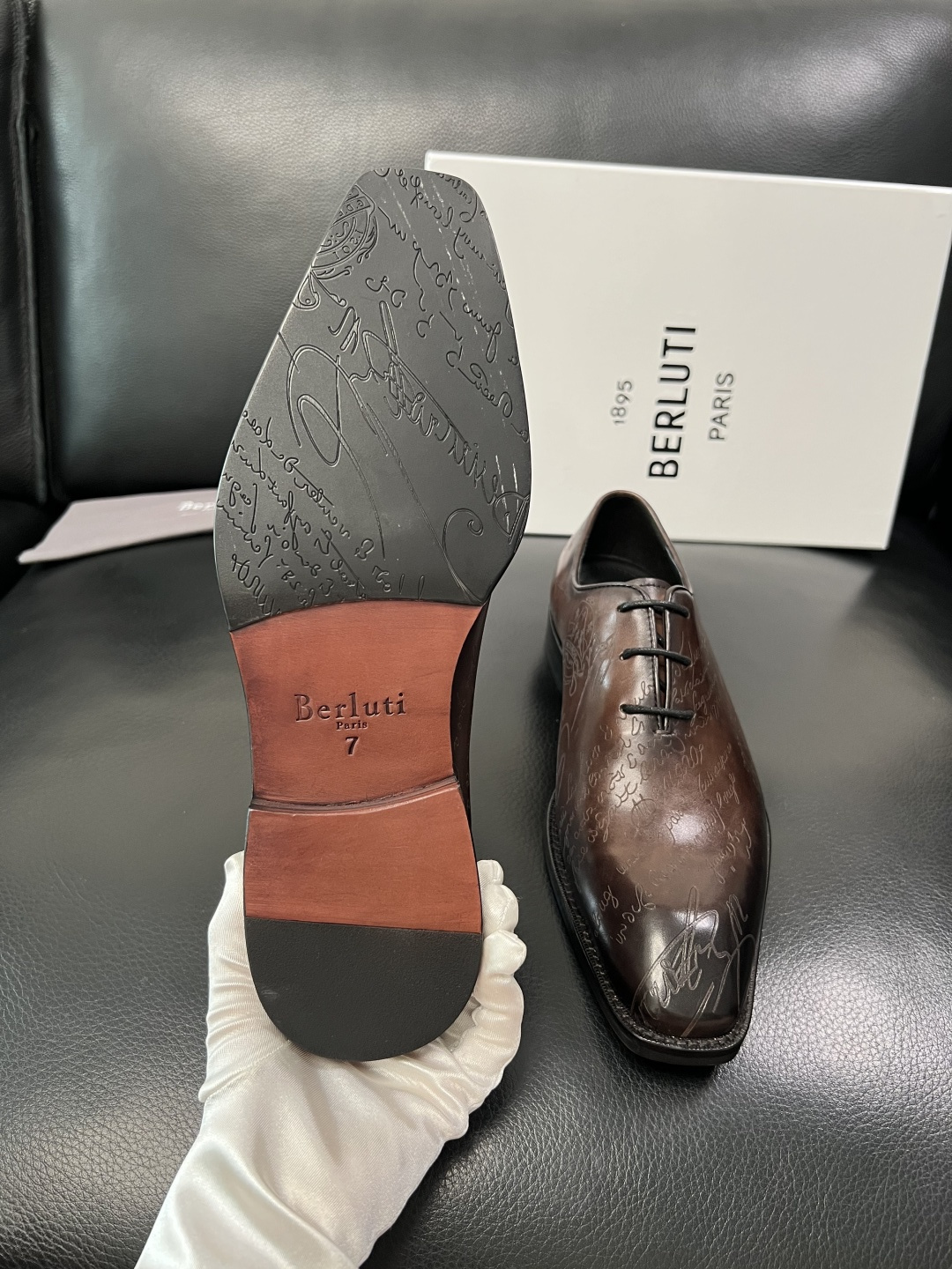 Berluti 顶级代购 布鲁提 皮鞋专柜同步发售原厂配置，意大利进口牛皮面料，全进口水染牛皮里垫，鞋底