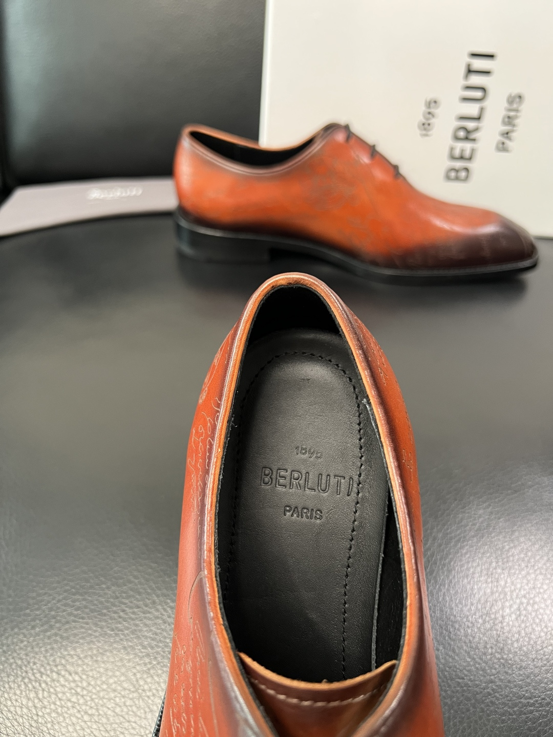 Berluti 顶级代购 布鲁提 皮鞋专柜同步发售原厂配置，意大利进口牛皮面料，全进口水染牛皮里垫，鞋底
