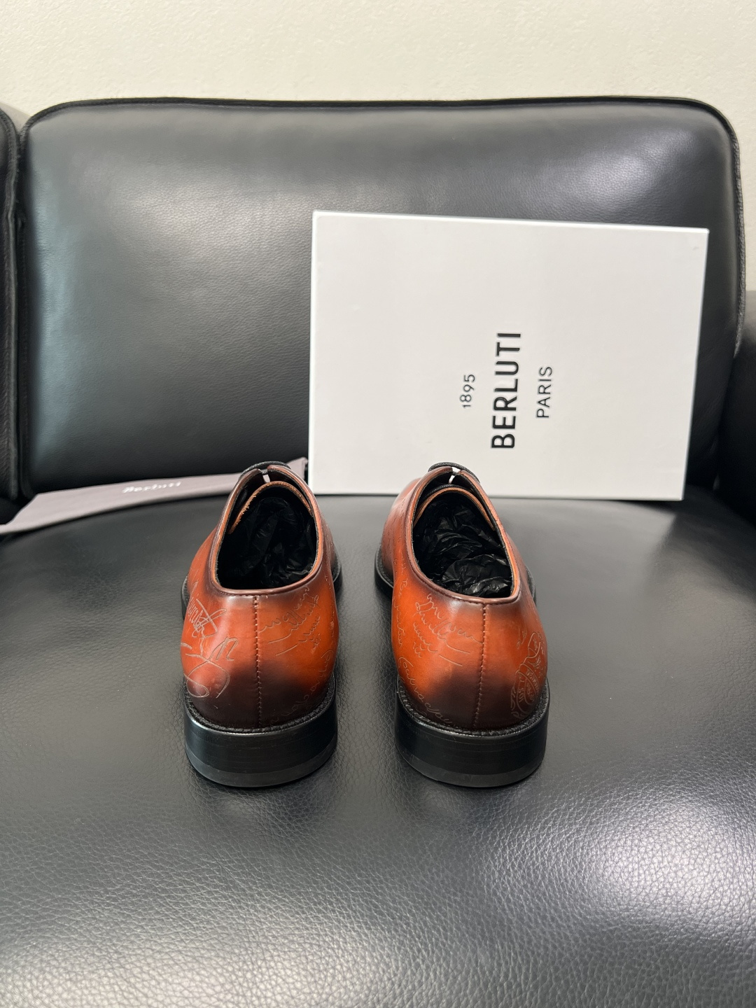 Berluti 顶级代购 布鲁提 皮鞋专柜同步发售原厂配置，意大利进口牛皮面料，全进口水染牛皮里垫，鞋底