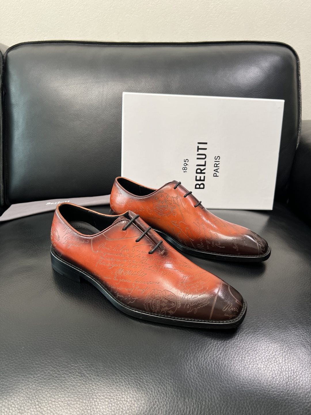 Berluti 顶级代购 布鲁提 皮鞋专柜同步发售原厂配置，意大利进口牛皮面料，全进口水染牛皮里垫，鞋底