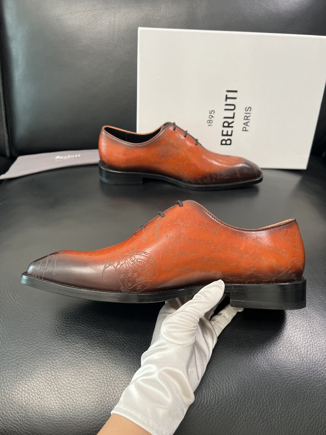 Berluti 顶级代购 布鲁提 皮鞋专柜同步发售原厂配置，意大利进口牛皮面料，全进口水染牛皮里垫，鞋底