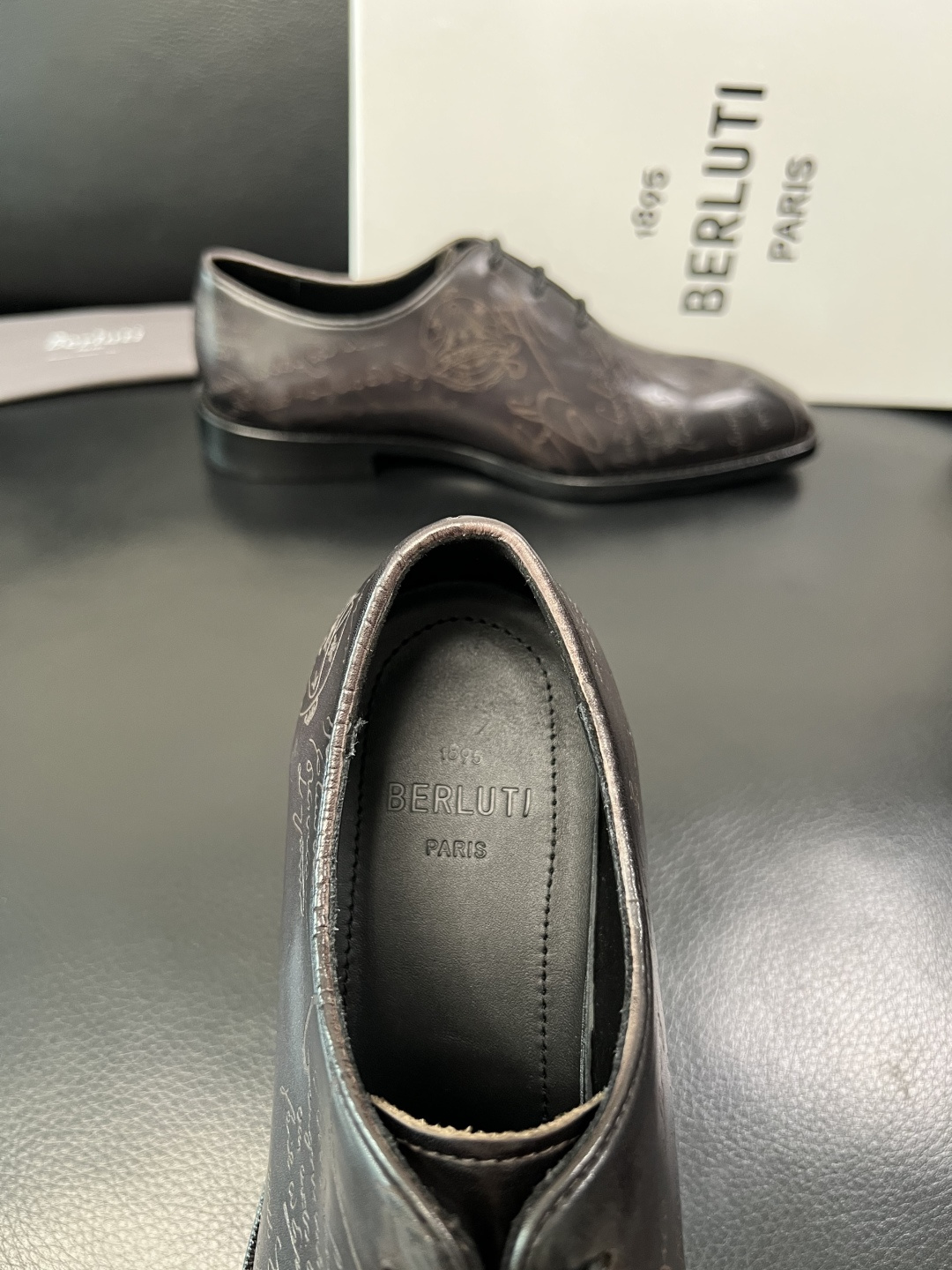 Berluti 顶级代购 布鲁提 皮鞋专柜同步发售原厂配置，意大利进口牛皮面料，全进口水染牛皮里垫，鞋底