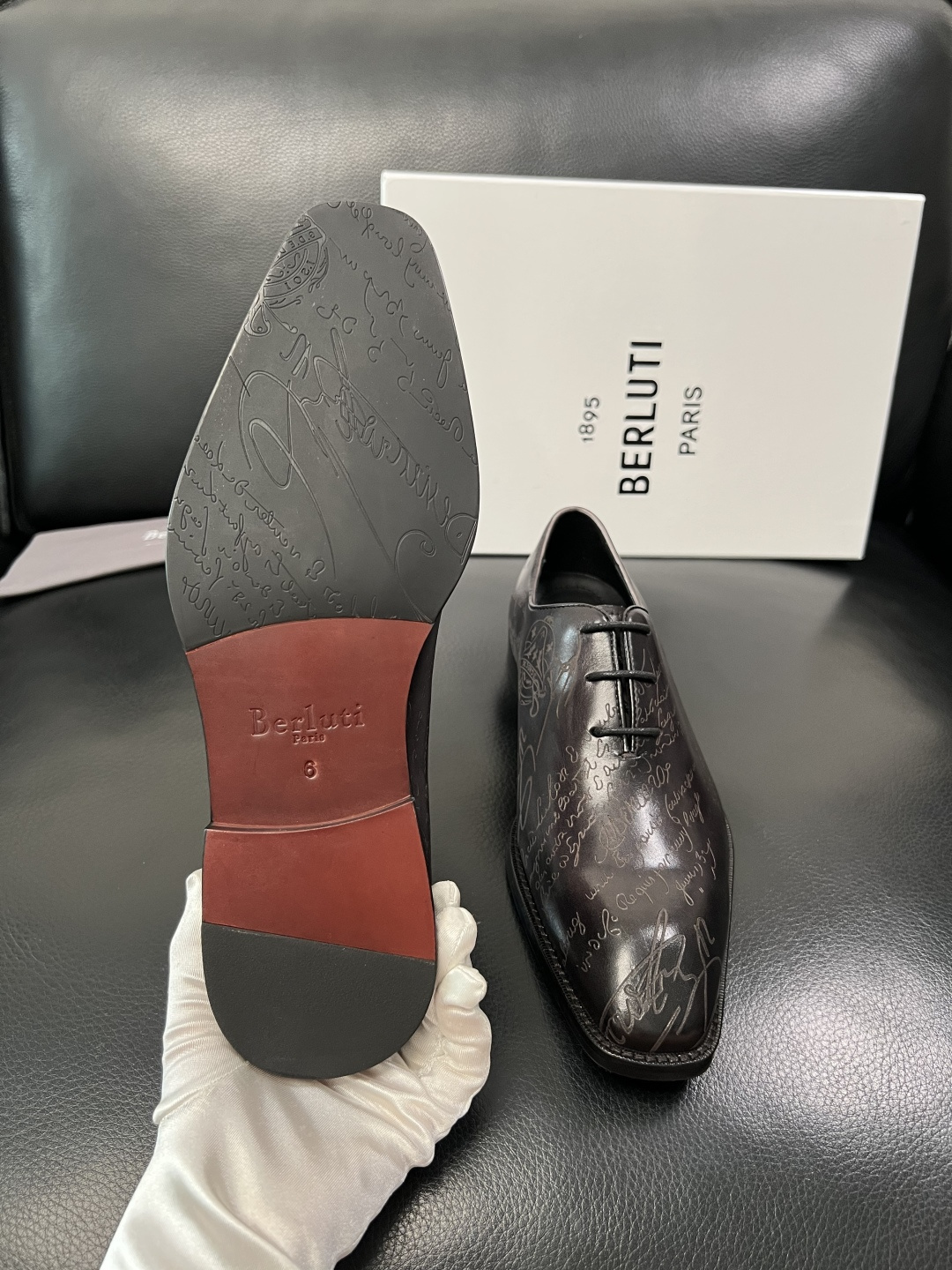 Berluti 顶级代购 布鲁提 皮鞋专柜同步发售原厂配置，意大利进口牛皮面料，全进口水染牛皮里垫，鞋底
