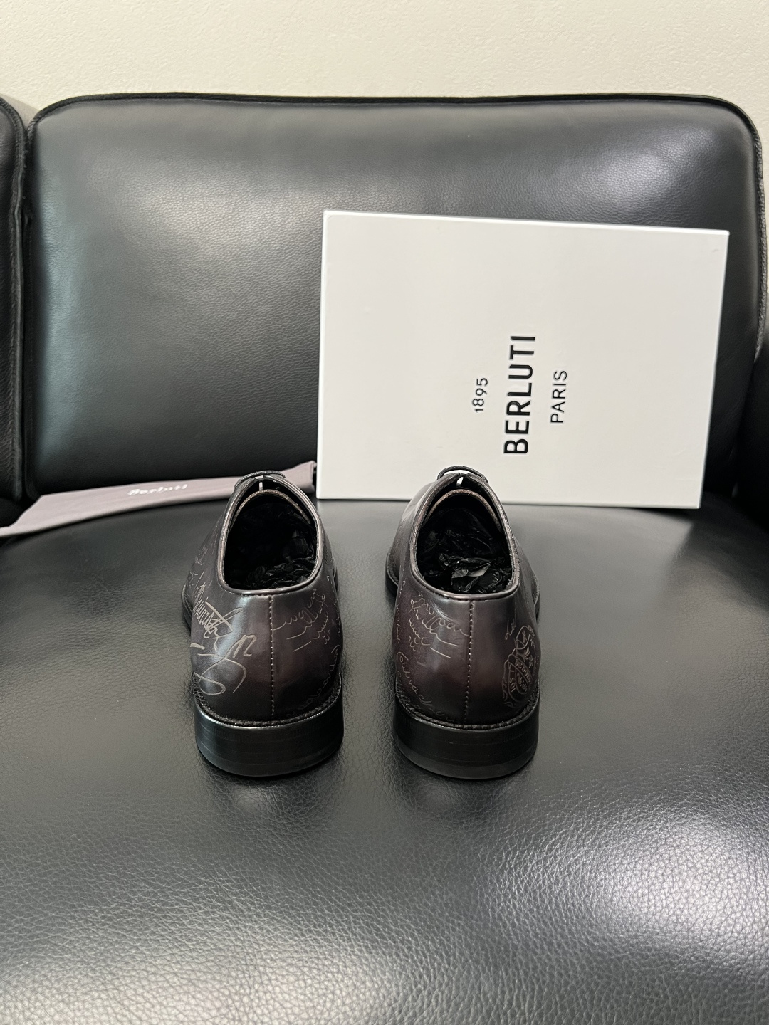Berluti 顶级代购 布鲁提 皮鞋专柜同步发售原厂配置，意大利进口牛皮面料，全进口水染牛皮里垫，鞋底