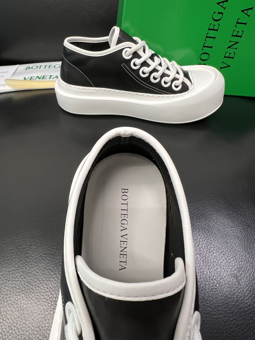 BOTTEGA VENETA 高品质 顶级工艺品 葆蝶家 专柜同步，鞋面意大利进口牛皮面料，透气牛皮内里