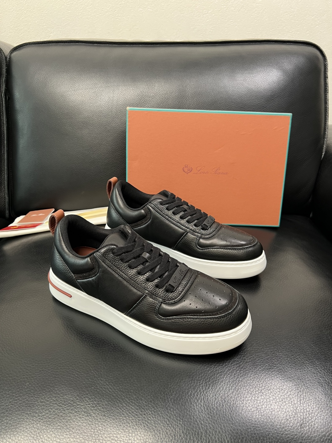 Loro Piana 高品质 顶级工艺品 诺悠翩雅 新品专柜同步原厂配置，鞋面意大利进口牛皮面料，高品质