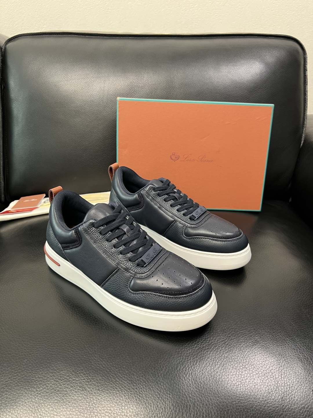 Loro Piana 高品质 顶级工艺品 诺悠翩雅 新品专柜同步原厂配置，鞋面意大利进口牛皮面料，高品质