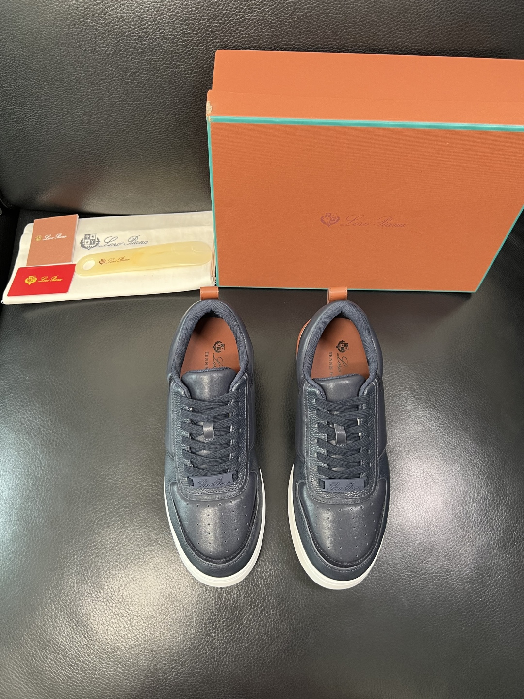 Loro Piana 高品质 顶级工艺品 诺悠翩雅 新品专柜同步原厂配置，鞋面意大利进口牛皮面料，高品质