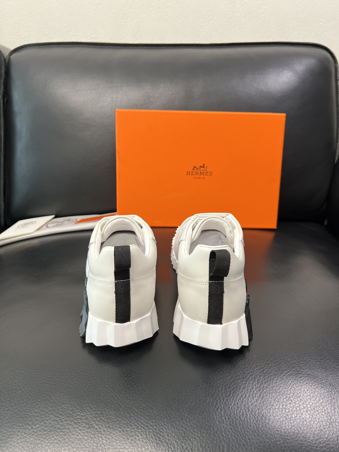 Hermes 高品质 顶级工艺品 爱马仕 专柜同步发售原厂配置，意大利进口原版牛皮面料，高品质拼接工艺，