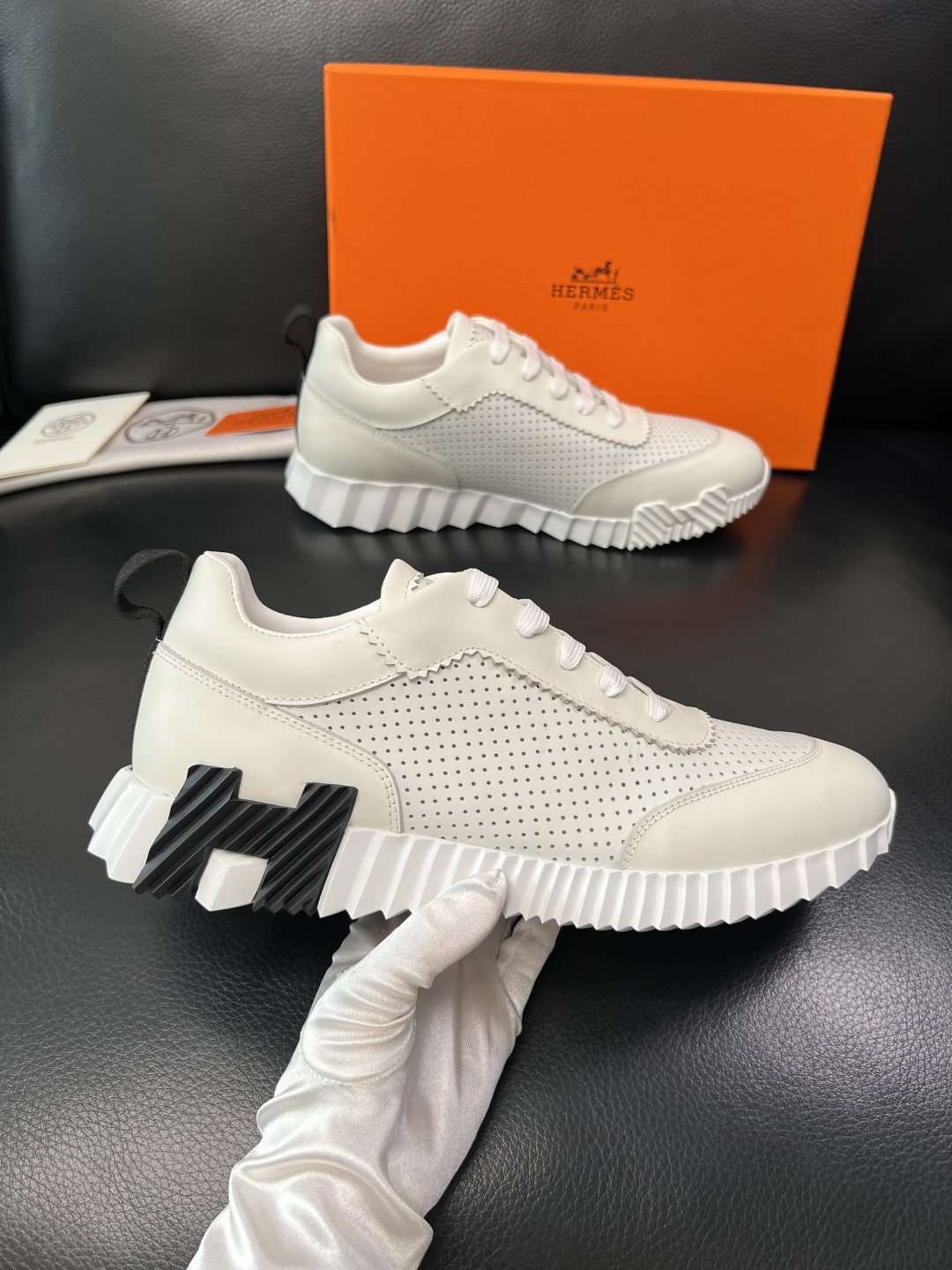 Hermes 高品质 顶级工艺品 爱马仕 专柜同步发售原厂配置，意大利进口原版牛皮面料，高品质拼接工艺，