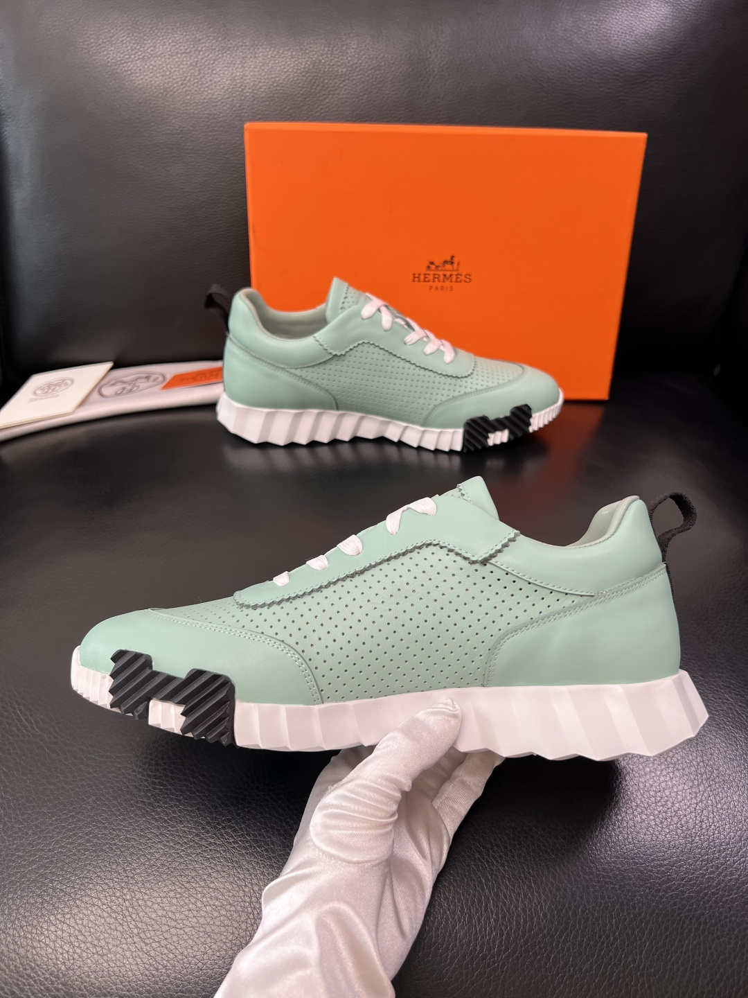 Hermes 高品质 顶级工艺品 爱马仕 专柜同步发售原厂配置，意大利进口原版牛皮面料，高品质拼接工艺，