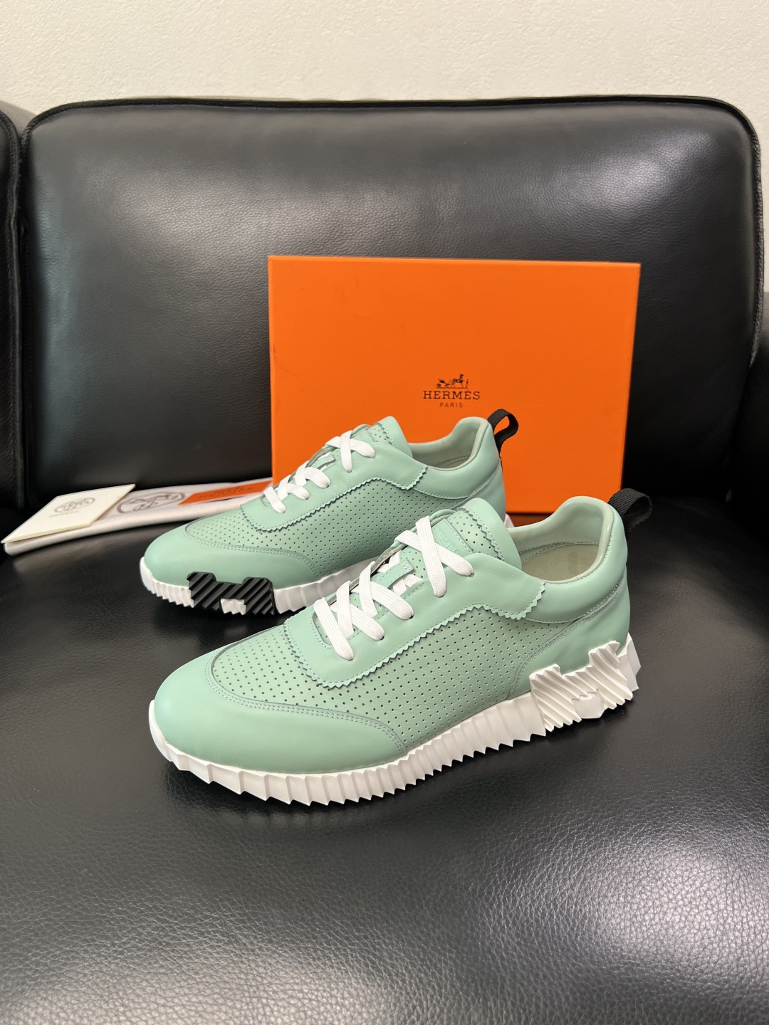 Hermes 高品质 顶级工艺品 爱马仕 专柜同步发售原厂配置，意大利进口原版牛皮面料，高品质拼接工艺，
