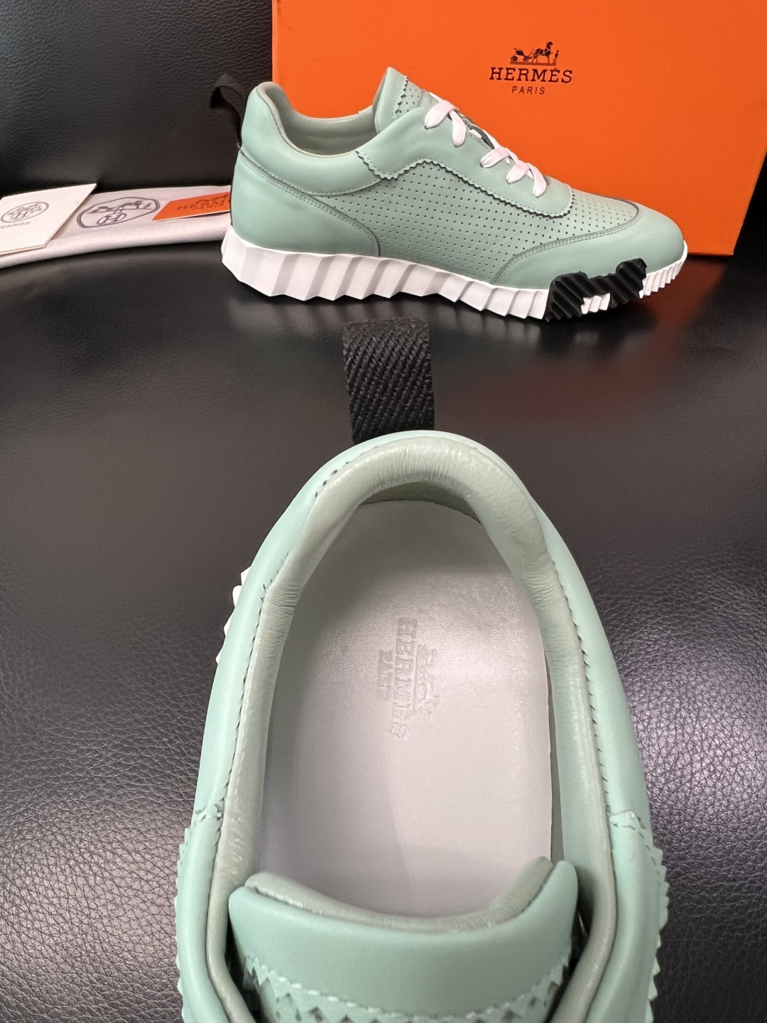 Hermes 高品质 顶级工艺品 爱马仕 专柜同步发售原厂配置，意大利进口原版牛皮面料，高品质拼接工艺，