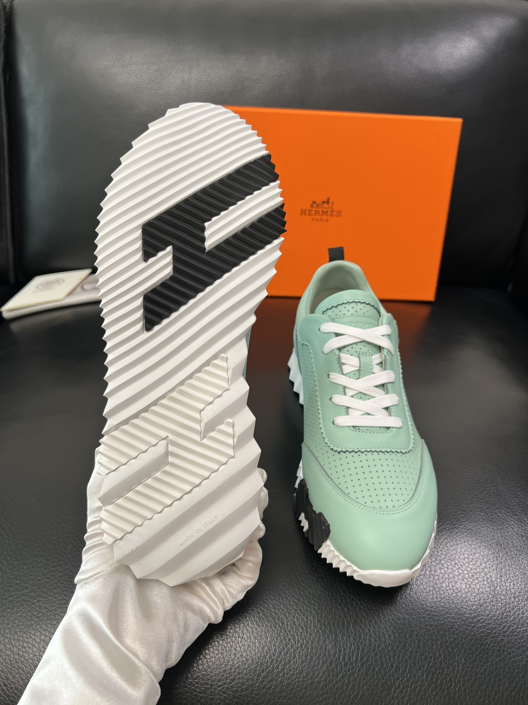 Hermes 高品质 顶级工艺品 爱马仕 专柜同步发售原厂配置，意大利进口原版牛皮面料，高品质拼接工艺，