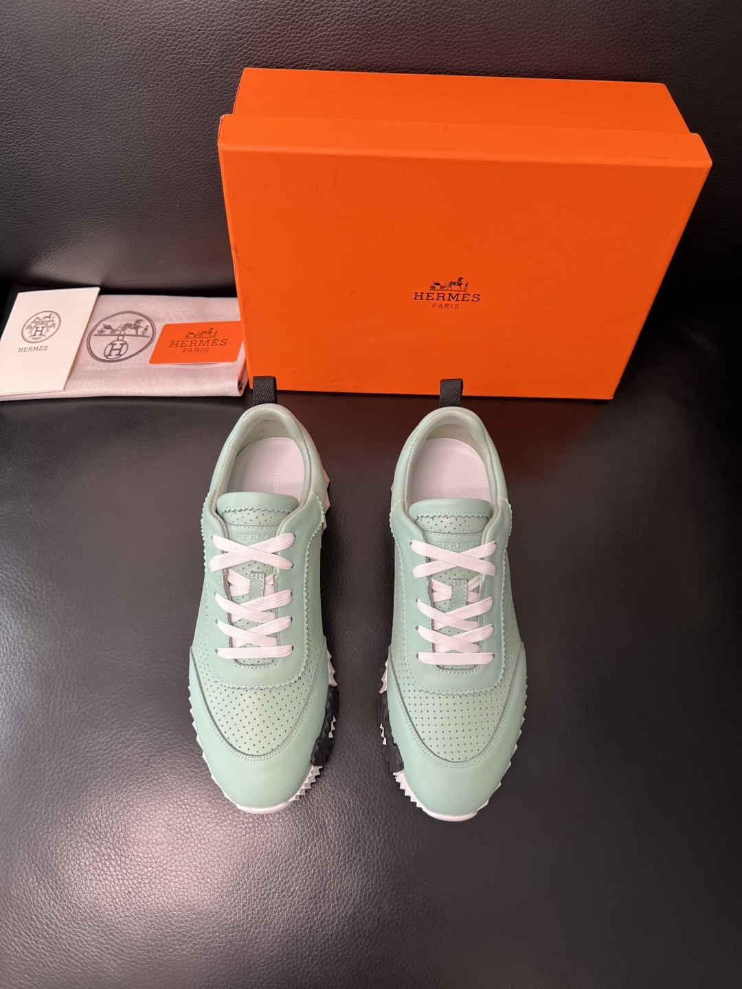 Hermes 高品质 顶级工艺品 爱马仕 专柜同步发售原厂配置，意大利进口原版牛皮面料，高品质拼接工艺，