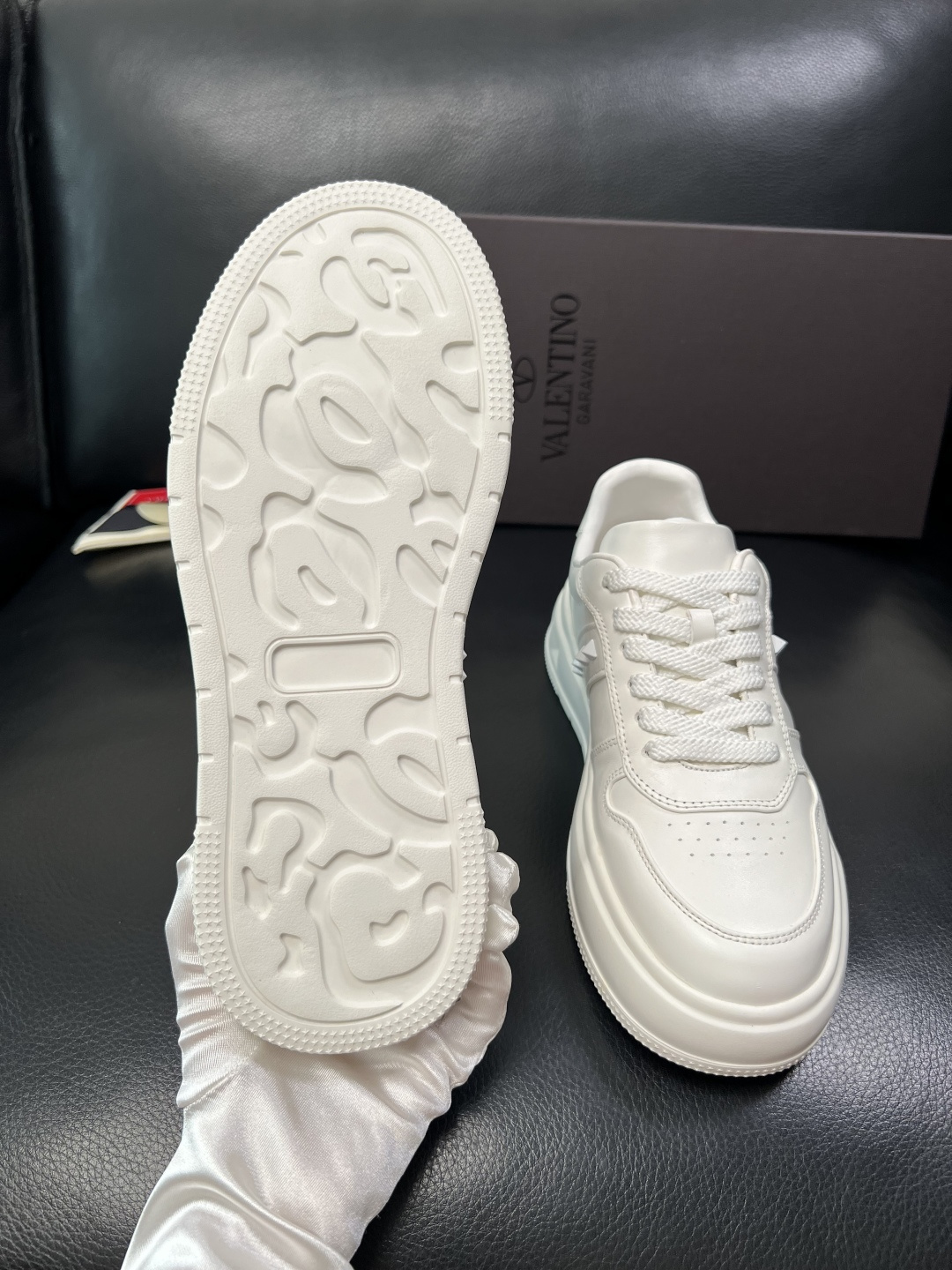 VALENTINO 高品质 顶级工艺品 华伦天奴，运动板鞋专柜同步，鞋面意大利进口，高品质拼接缤纷色彩复