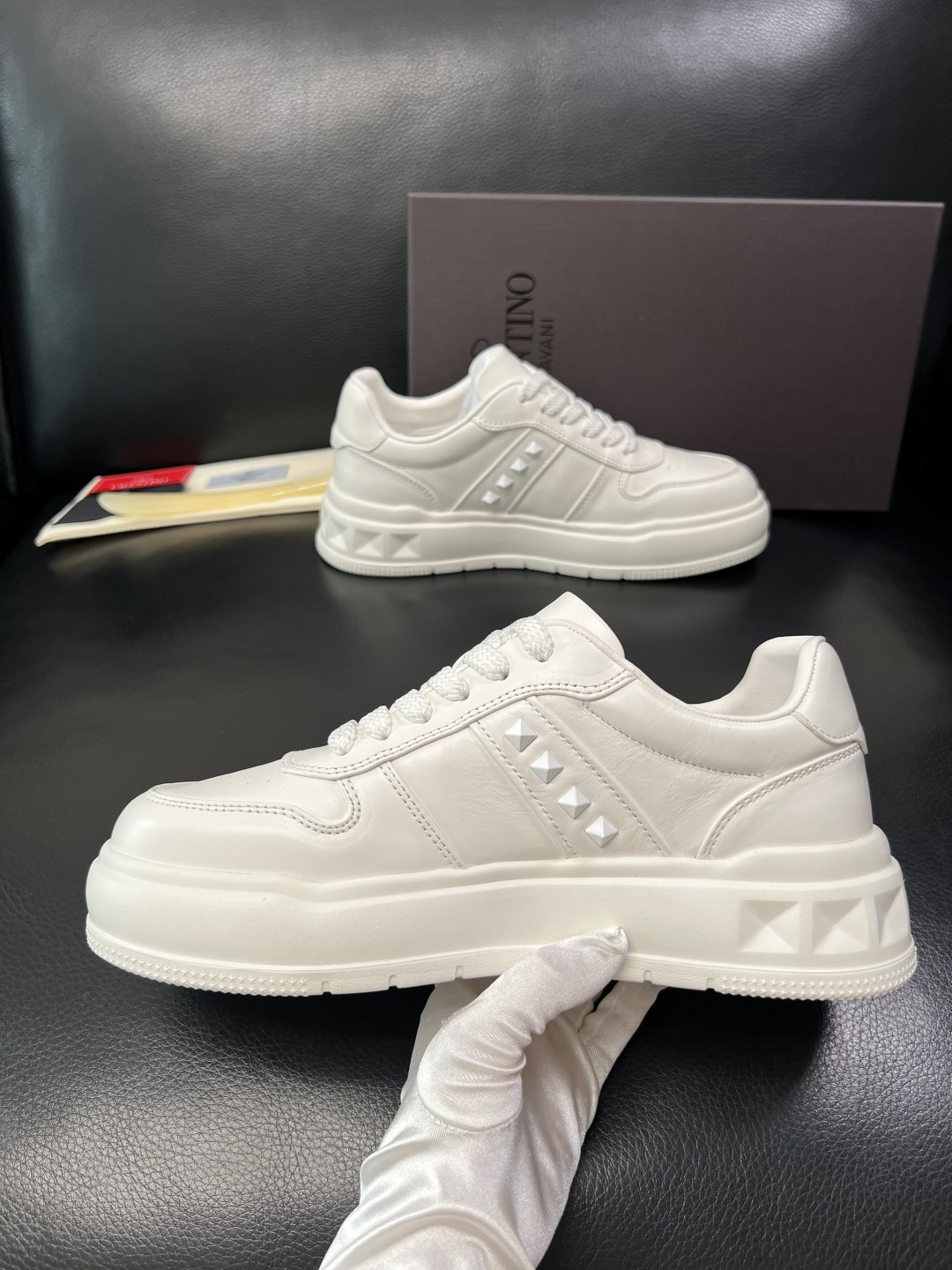 VALENTINO 高品质 顶级工艺品 华伦天奴，运动板鞋专柜同步，鞋面意大利进口，高品质拼接缤纷色彩复