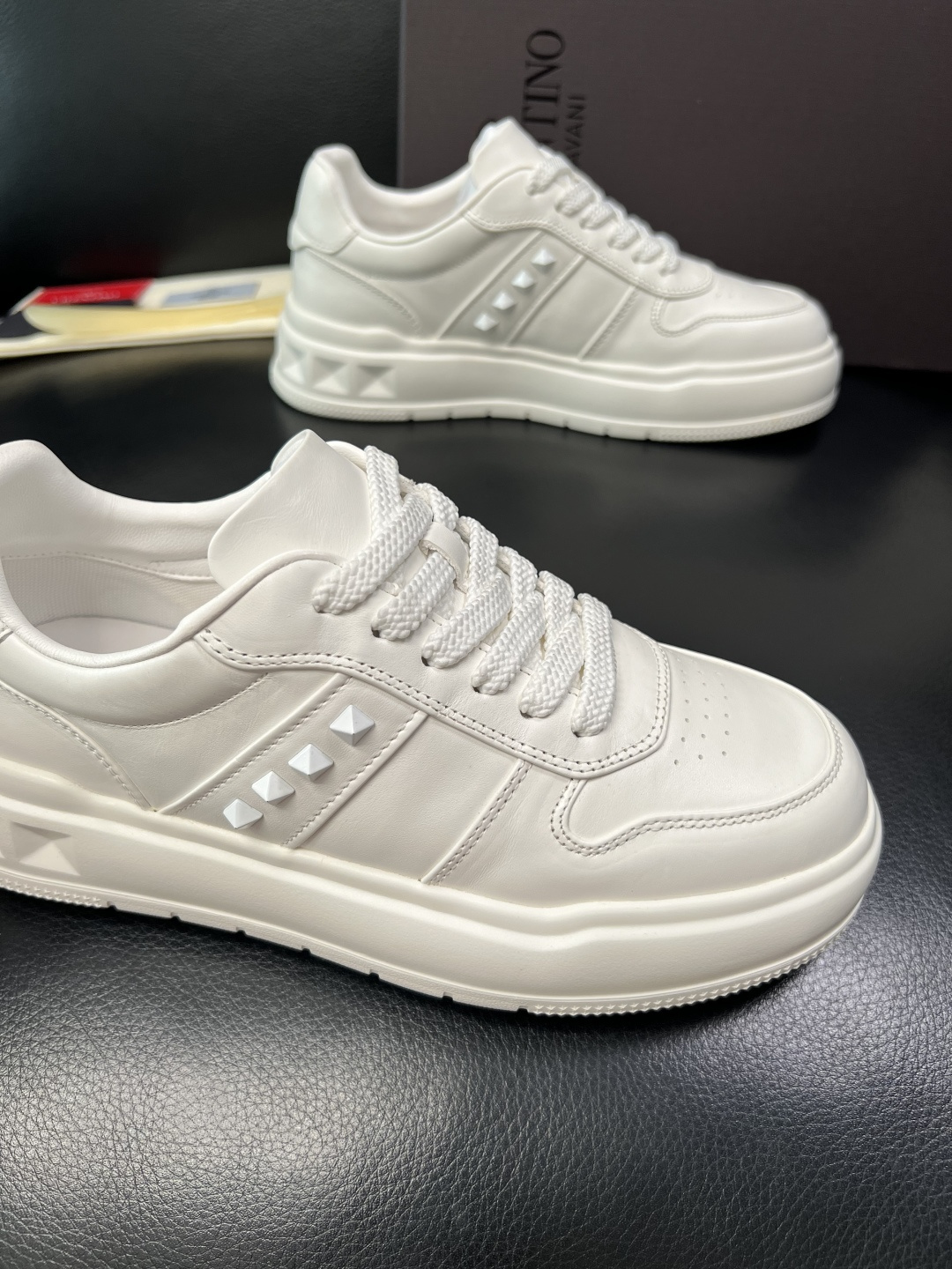 VALENTINO 高品质 顶级工艺品 华伦天奴，运动板鞋专柜同步，鞋面意大利进口，高品质拼接缤纷色彩复