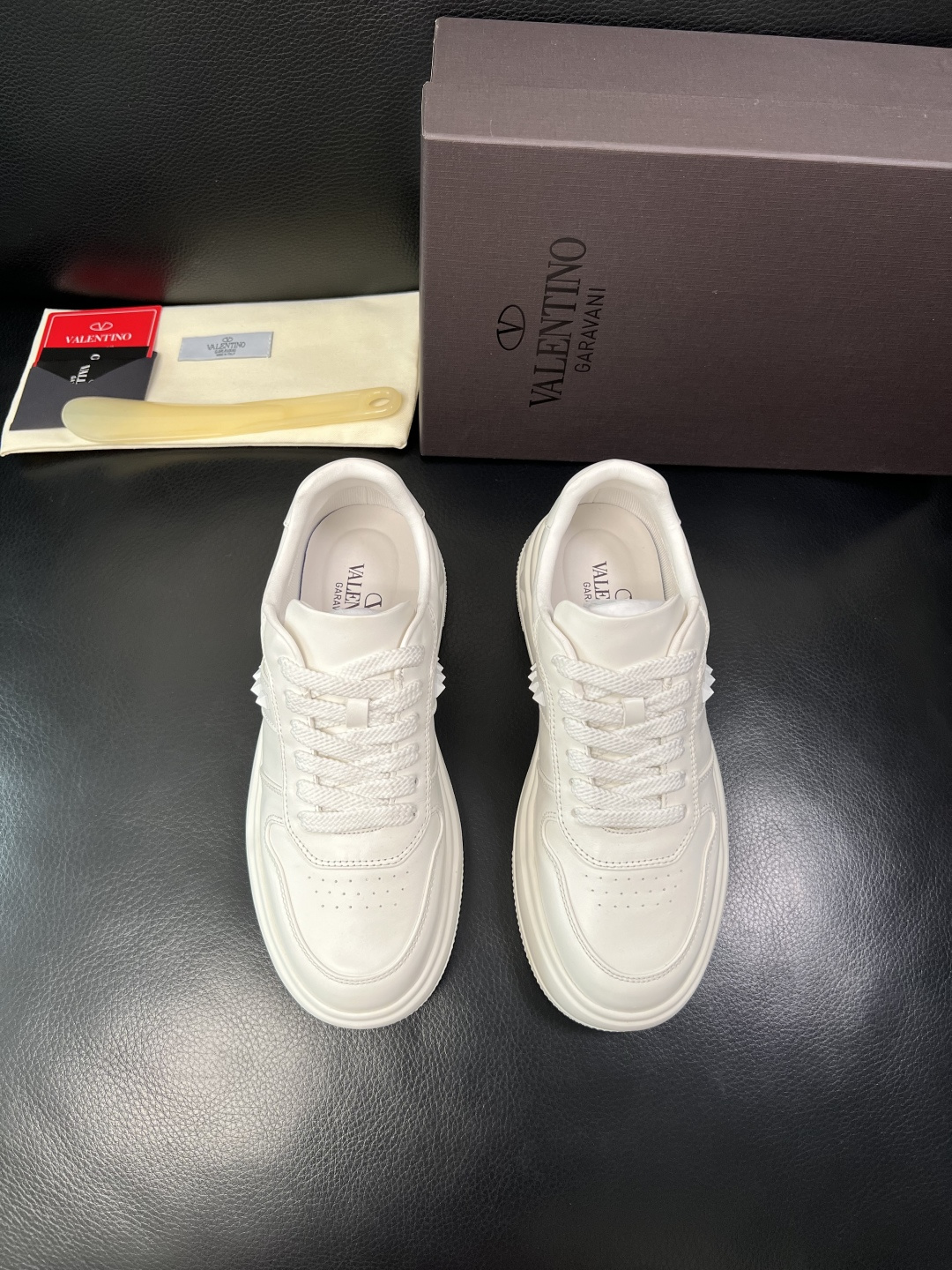 VALENTINO 高品质 顶级工艺品 华伦天奴，运动板鞋专柜同步，鞋面意大利进口，高品质拼接缤纷色彩复