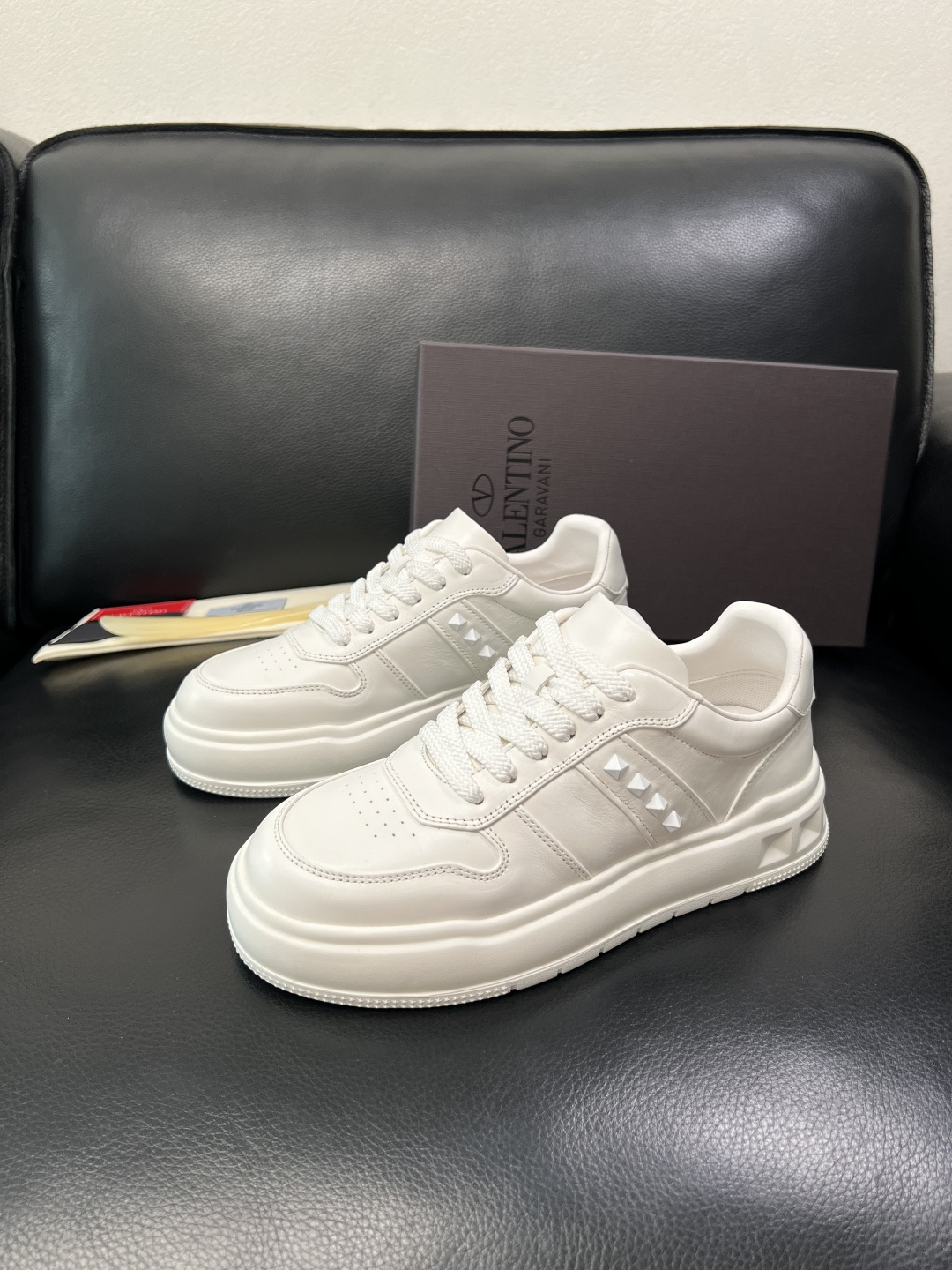 VALENTINO 高品质 顶级工艺品 华伦天奴，运动板鞋专柜同步，鞋面意大利进口，高品质拼接缤纷色彩复