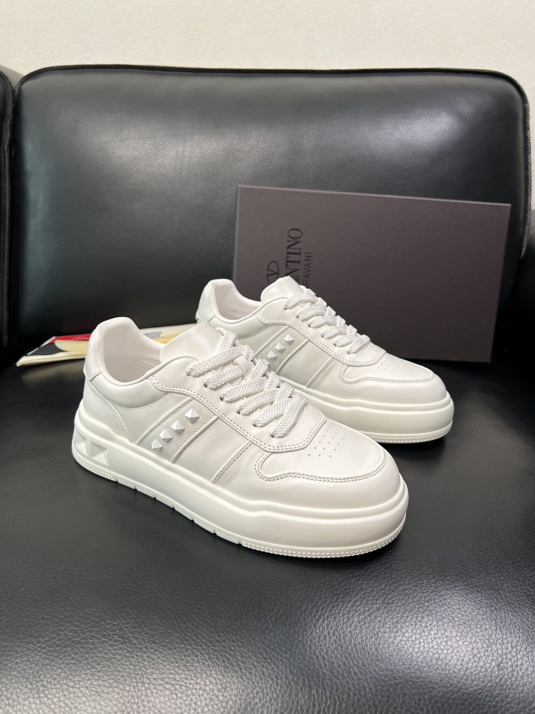 VALENTINO 高品质 顶级工艺品 华伦天奴，运动板鞋专柜同步，鞋面意大利进口，高品质拼接缤纷色彩复