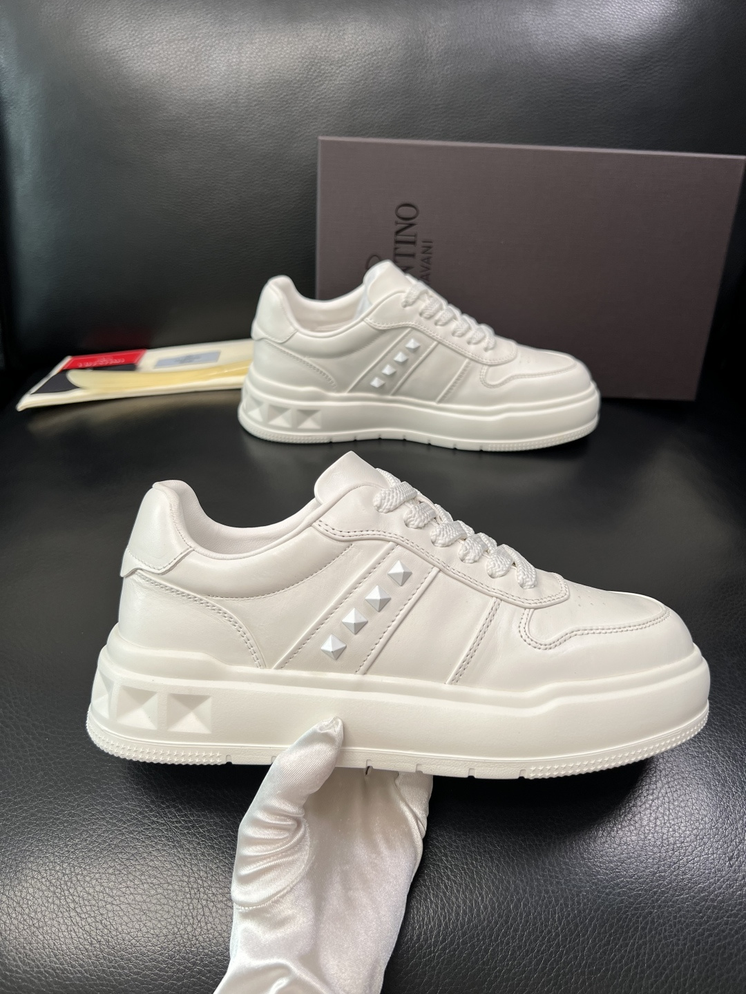 VALENTINO 高品质 顶级工艺品 华伦天奴，运动板鞋专柜同步，鞋面意大利进口，高品质拼接缤纷色彩复