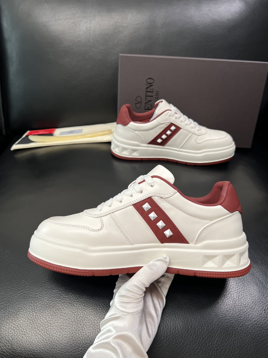 VALENTINO 高品质 顶级工艺品 华伦天奴，运动板鞋专柜同步，鞋面意大利进口，高品质拼接缤纷色彩复