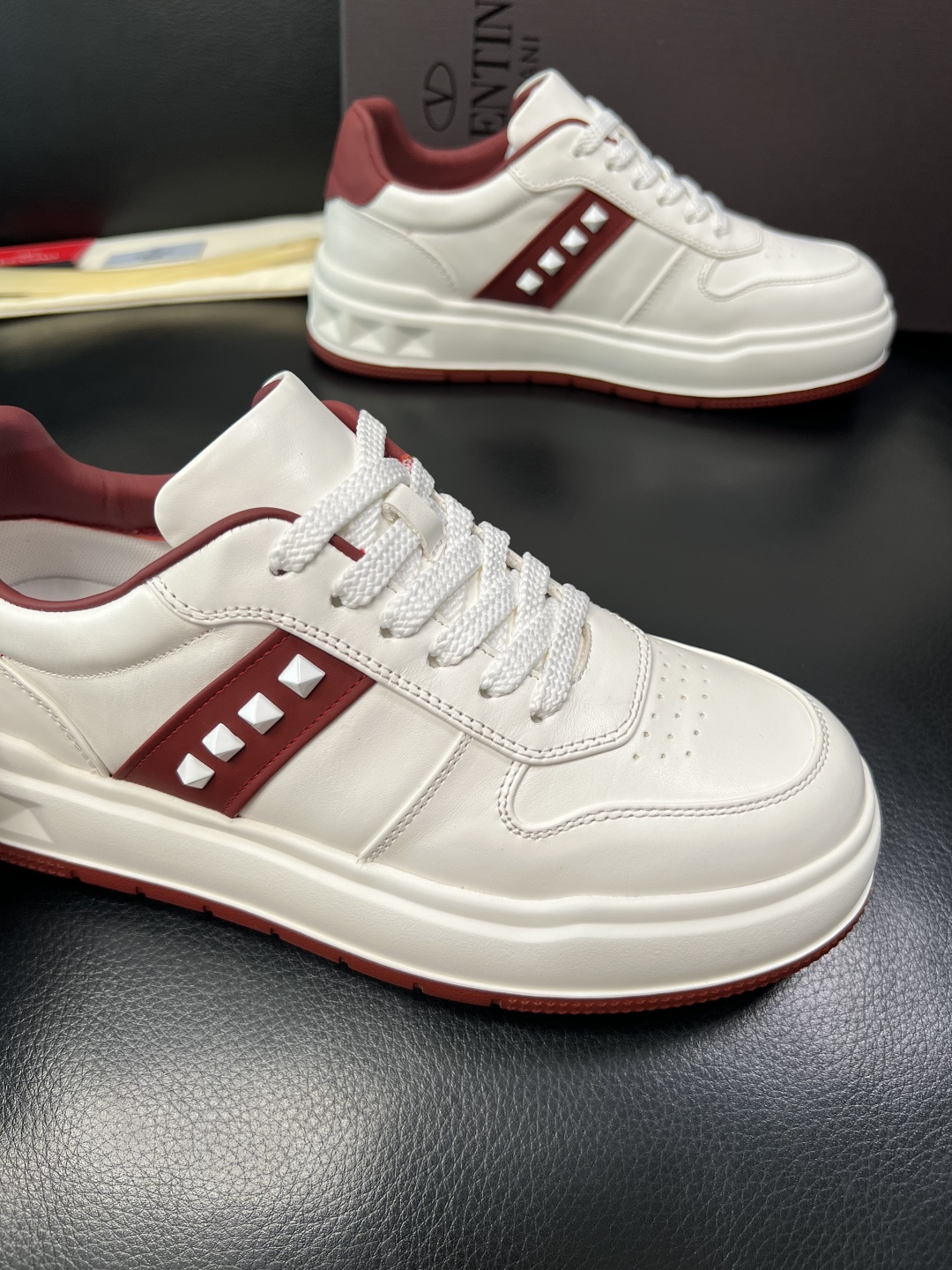 VALENTINO 高品质 顶级工艺品 华伦天奴，运动板鞋专柜同步，鞋面意大利进口，高品质拼接缤纷色彩复