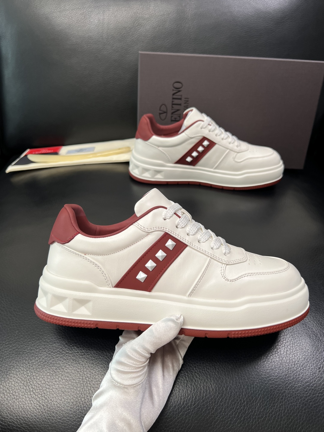 VALENTINO 高品质 顶级工艺品 华伦天奴，运动板鞋专柜同步，鞋面意大利进口，高品质拼接缤纷色彩复