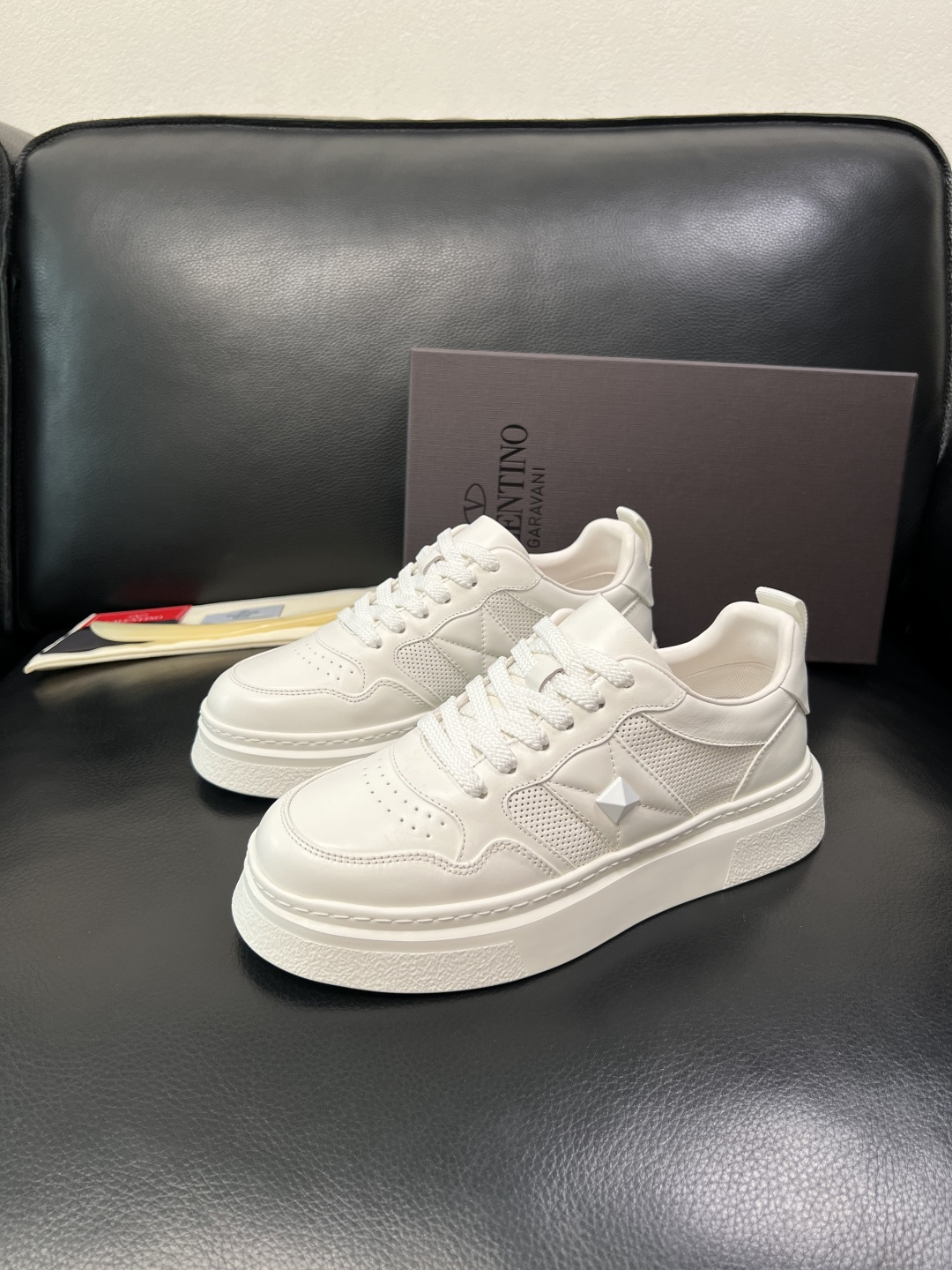 VALENTINO 高品质 顶级工艺品 华伦天奴，运动板鞋专柜同步，鞋面意大利进口，高品质拼接缤纷色彩复