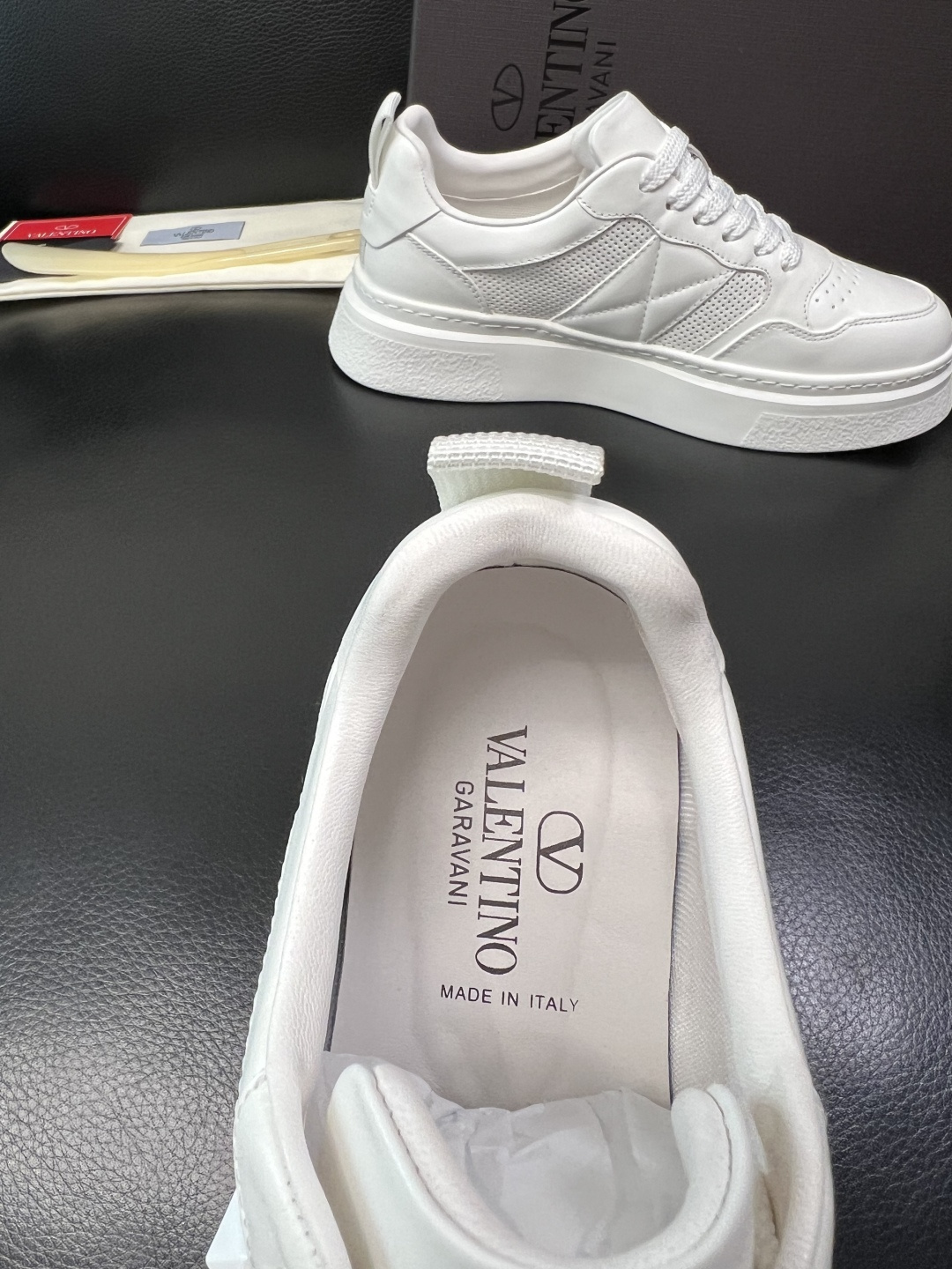 VALENTINO 高品质 顶级工艺品 华伦天奴，运动板鞋专柜同步，鞋面意大利进口，高品质拼接缤纷色彩复